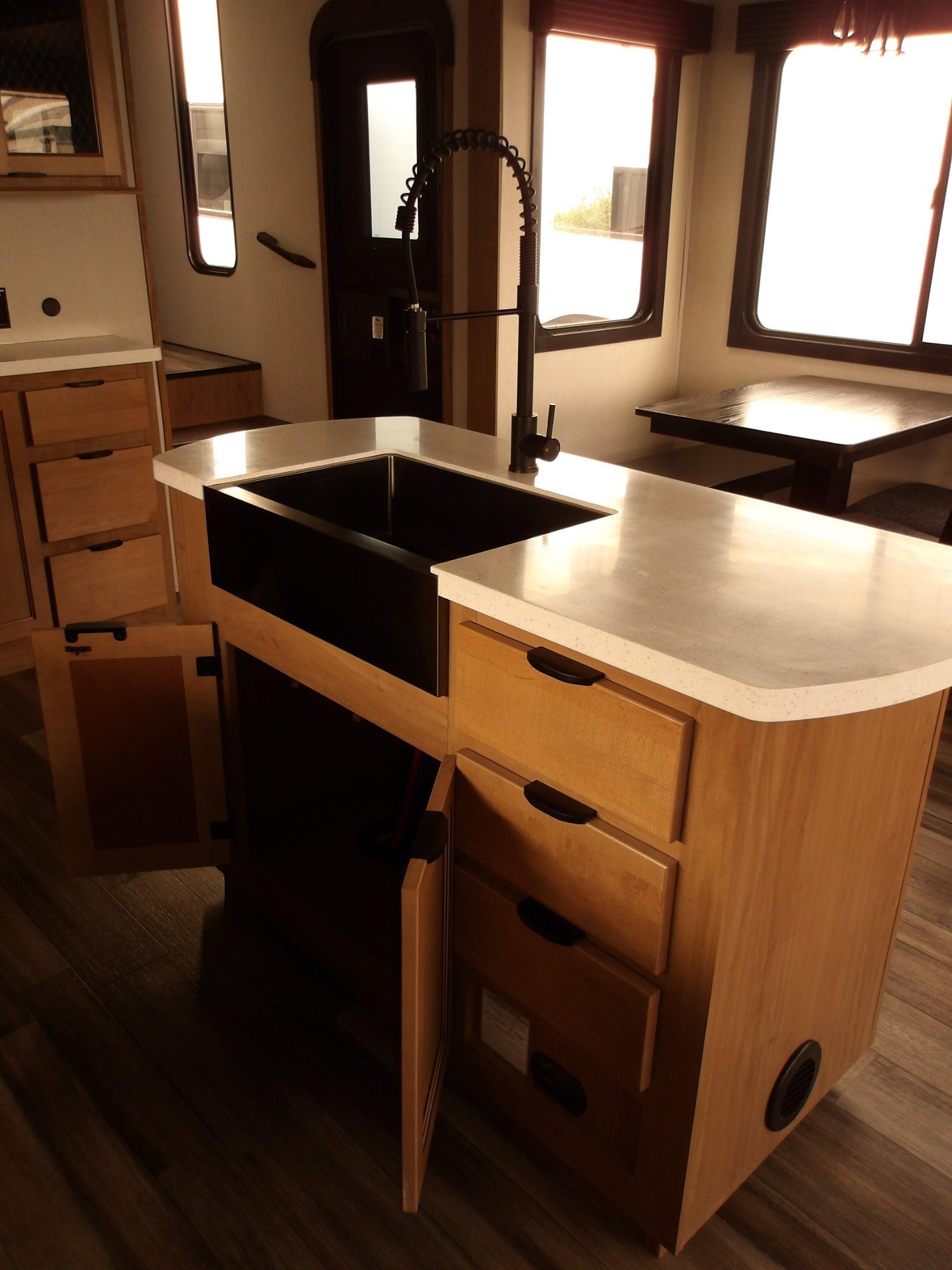 2024 FOREST RIVER 2024 FOREST RIVER SABRE - thumbnail 22