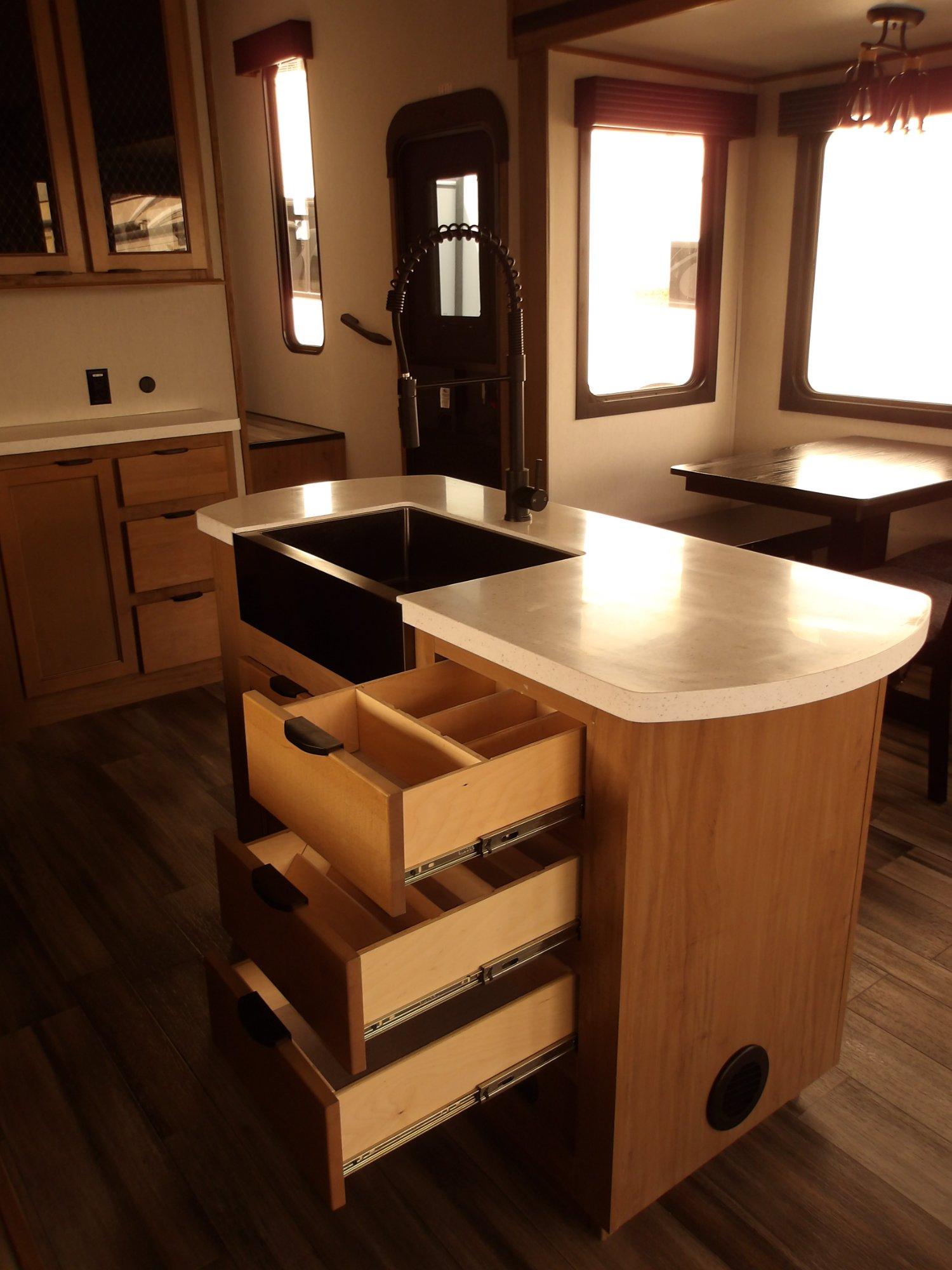 2024 FOREST RIVER 2024 FOREST RIVER SABRE - thumbnail 23