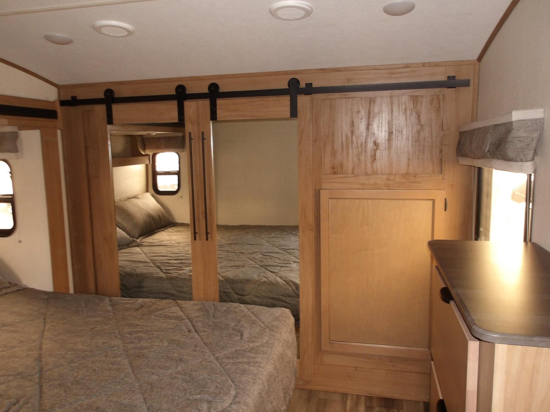 2024 FOREST RIVER 2024 FOREST RIVER SABRE - thumbnail 44