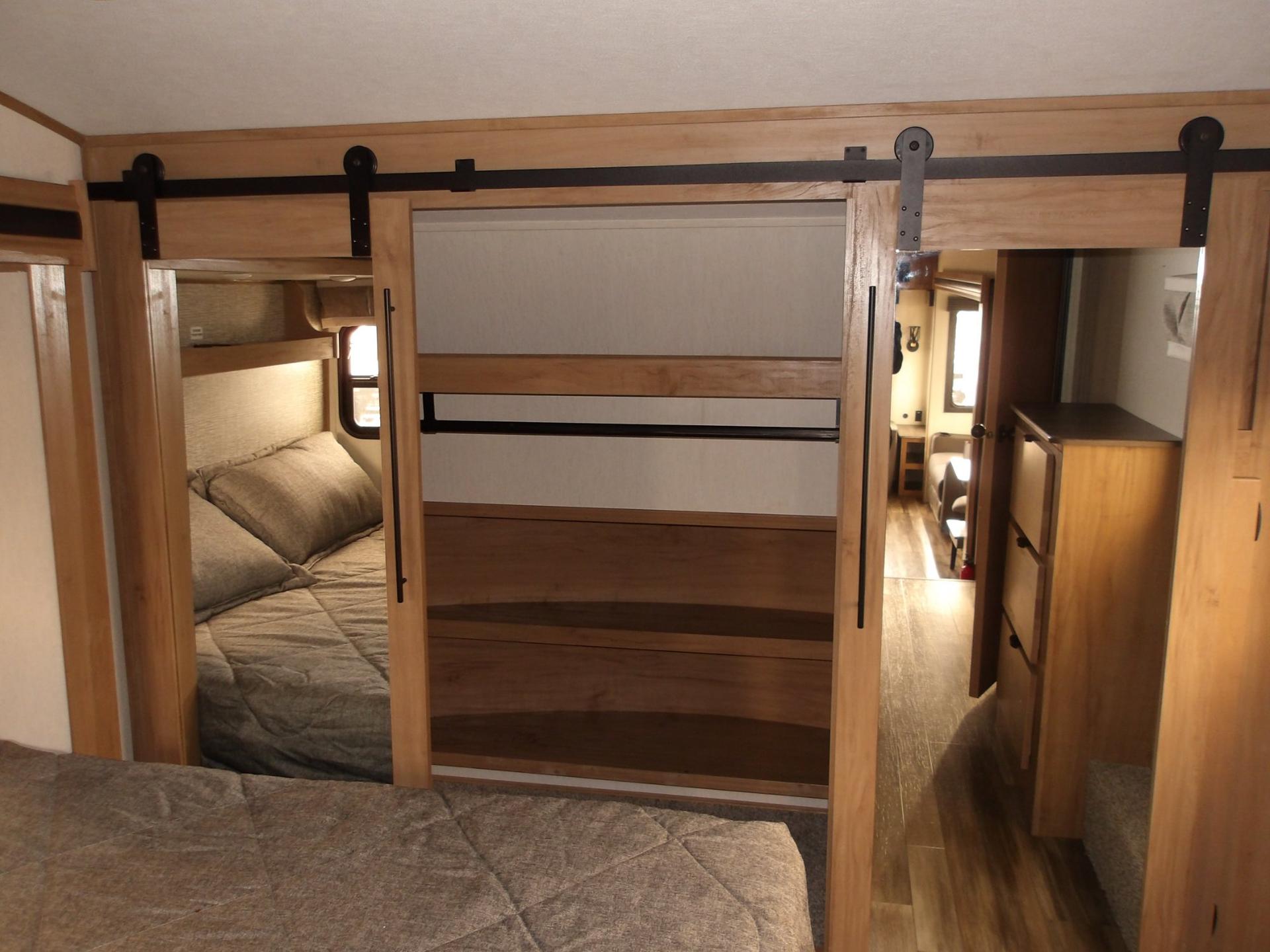 2024 FOREST RIVER 2024 FOREST RIVER SABRE - thumbnail 45