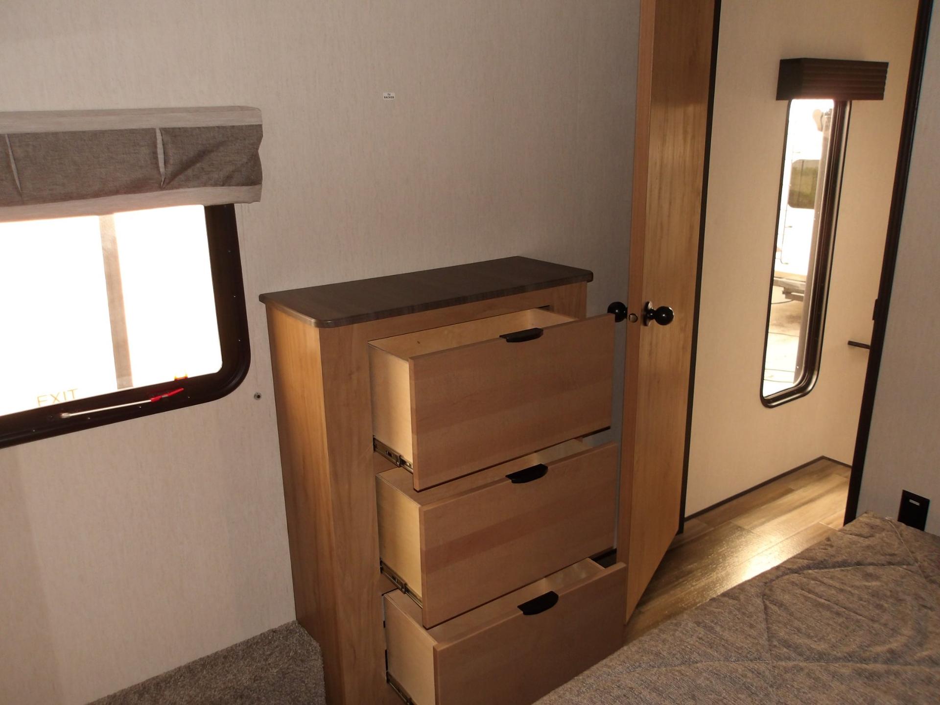 2024 FOREST RIVER 2024 FOREST RIVER SABRE - thumbnail 49