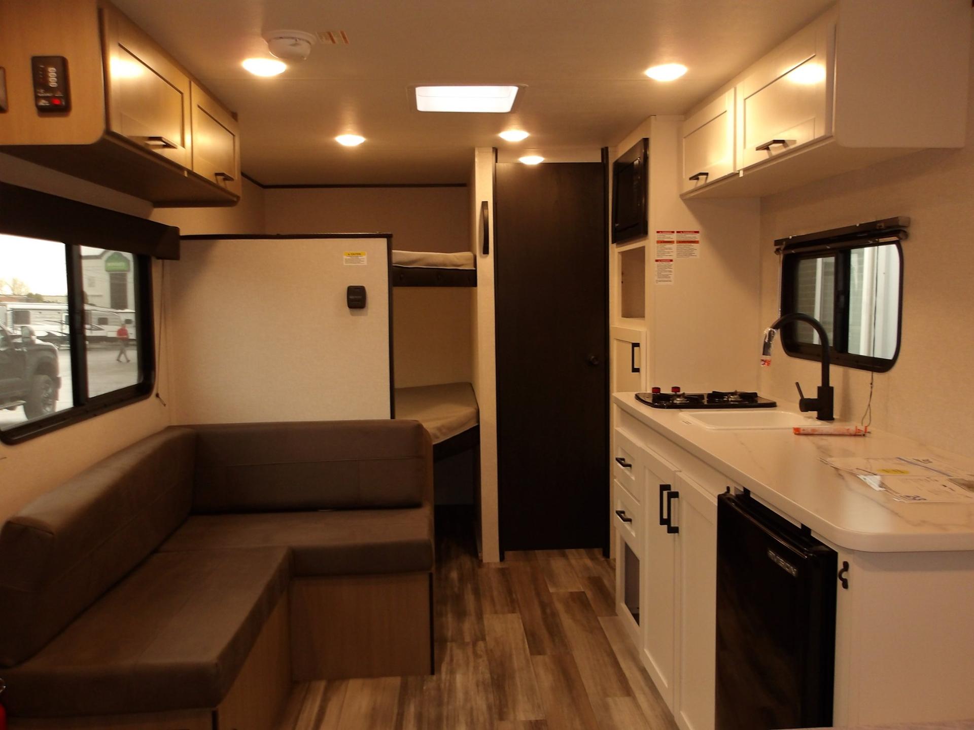 2026 Jayco 2026 Jayco Jay Flight SLX - thumbnail 6