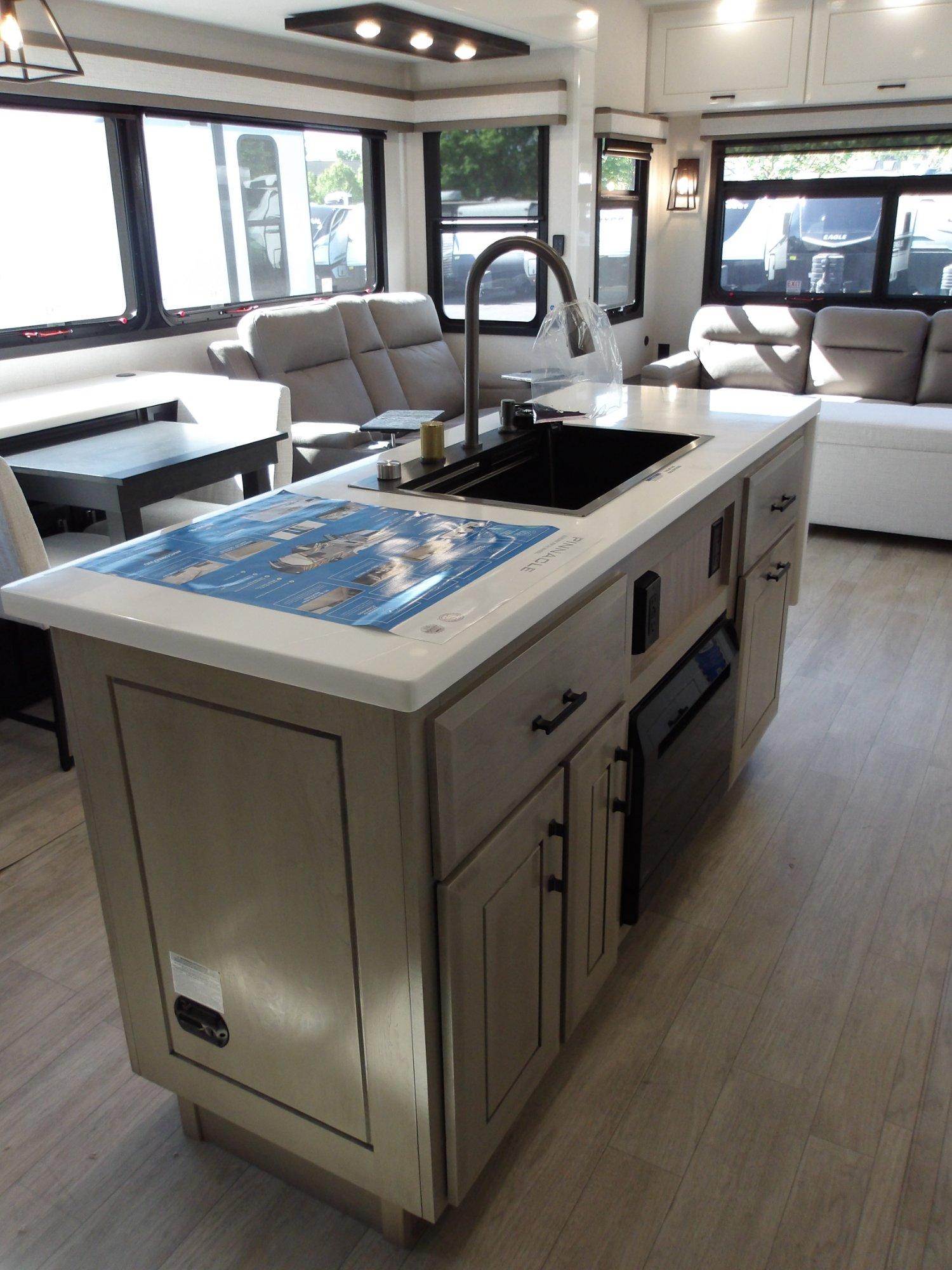 2026 Jayco 2026 Jayco Pinnacle - thumbnail 25