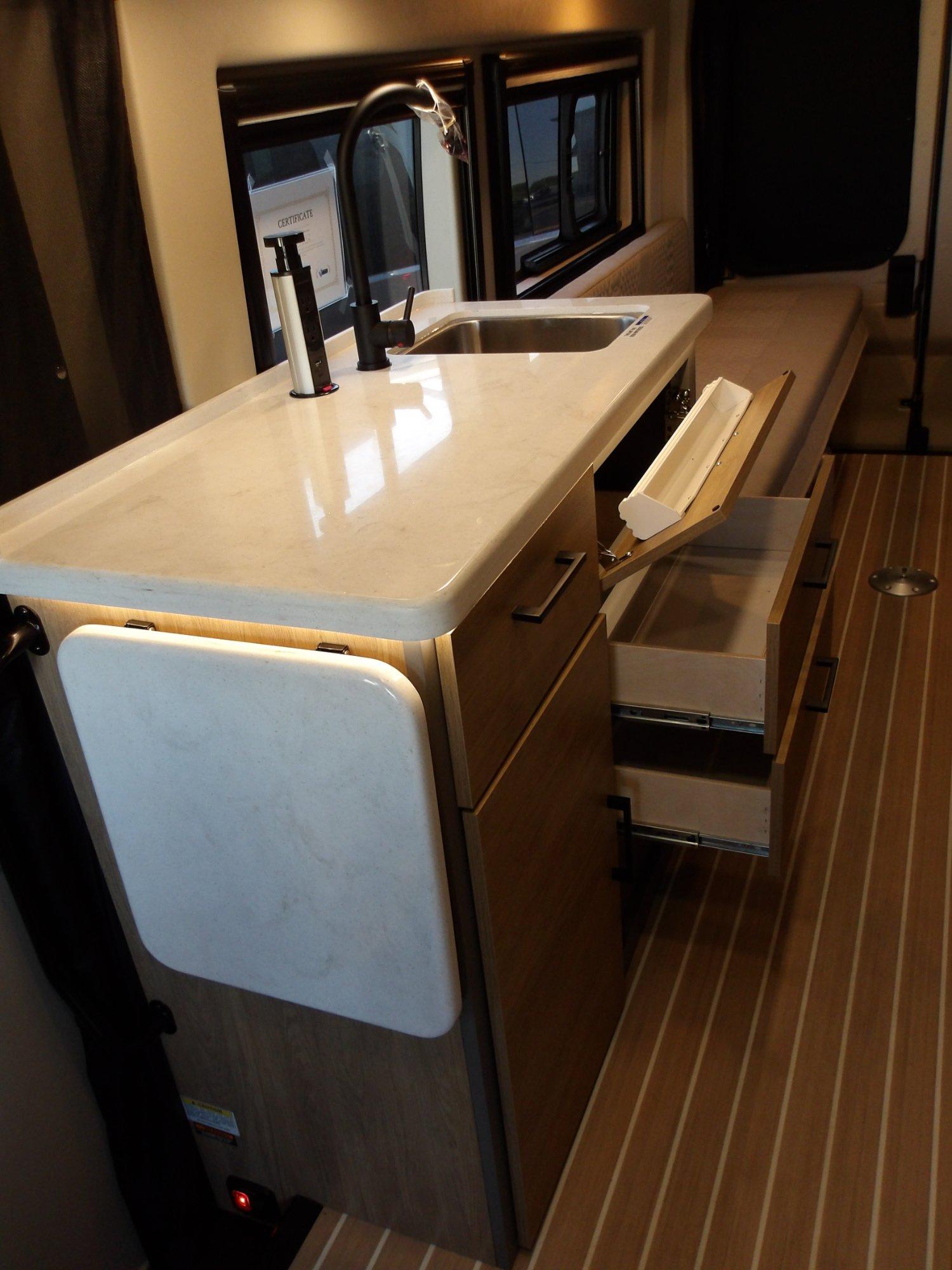 2027 Jayco 2027 Jayco Solstice - thumbnail 9