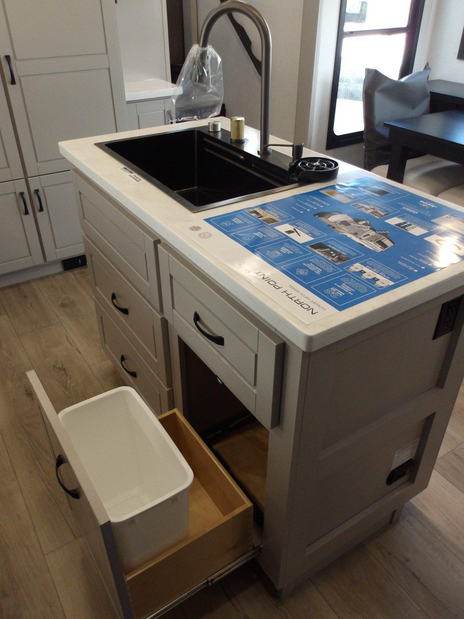 2026 Jayco 2026 Jayco North Point - thumbnail 22