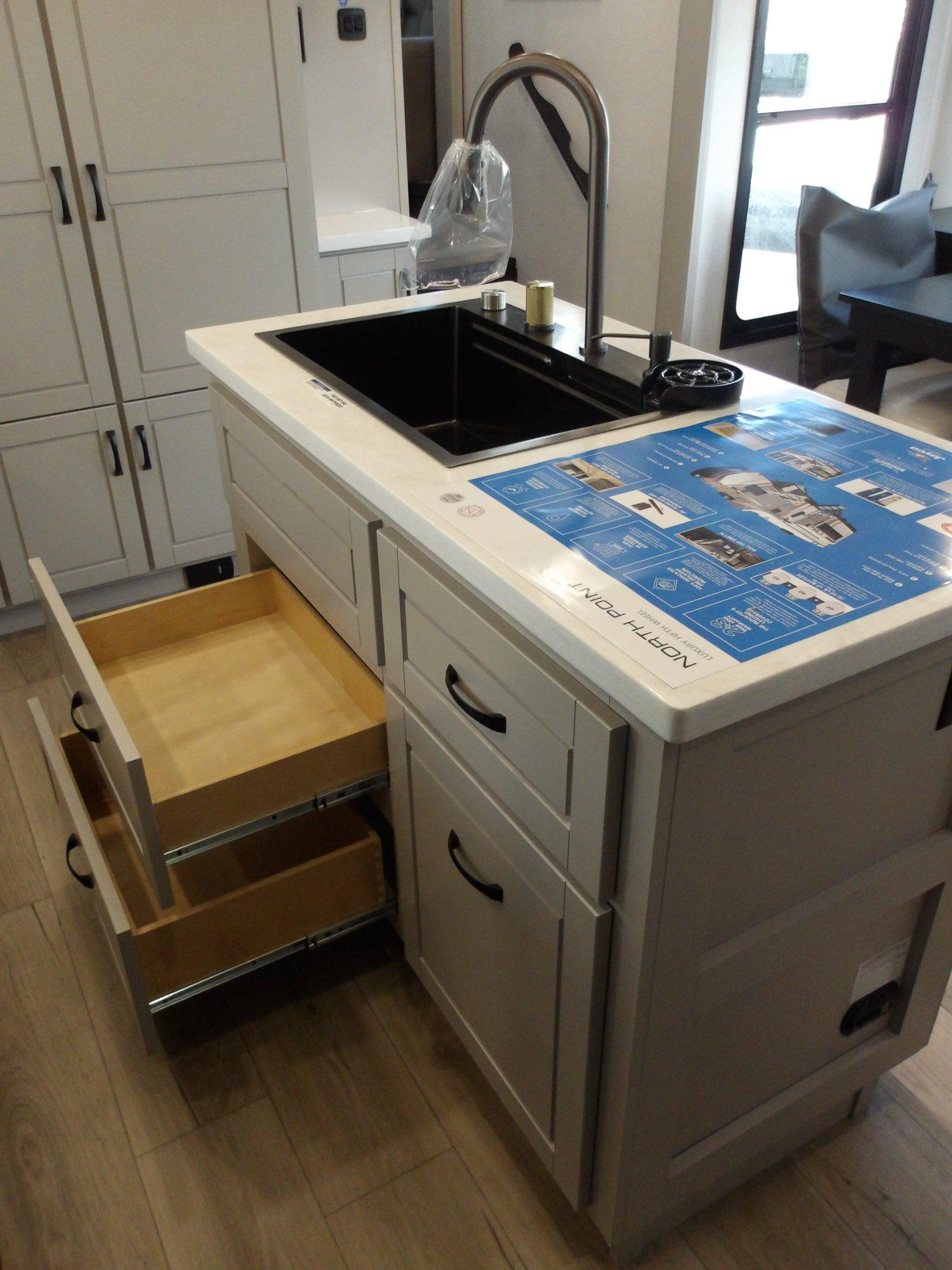 2026 Jayco 2026 Jayco North Point - thumbnail 24