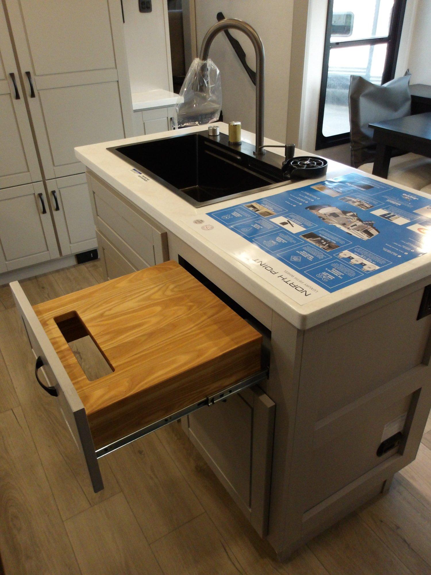 2026 Jayco 2026 Jayco North Point - thumbnail 23