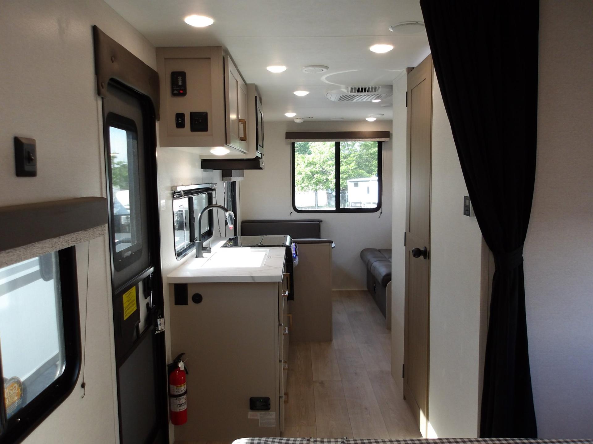 2027 Jayco 2027 Jayco Jay Flight - thumbnail 6
