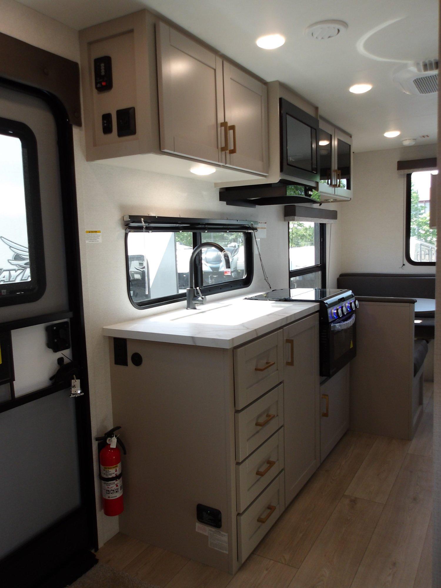 2027 Jayco 2027 Jayco Jay Flight - thumbnail 7