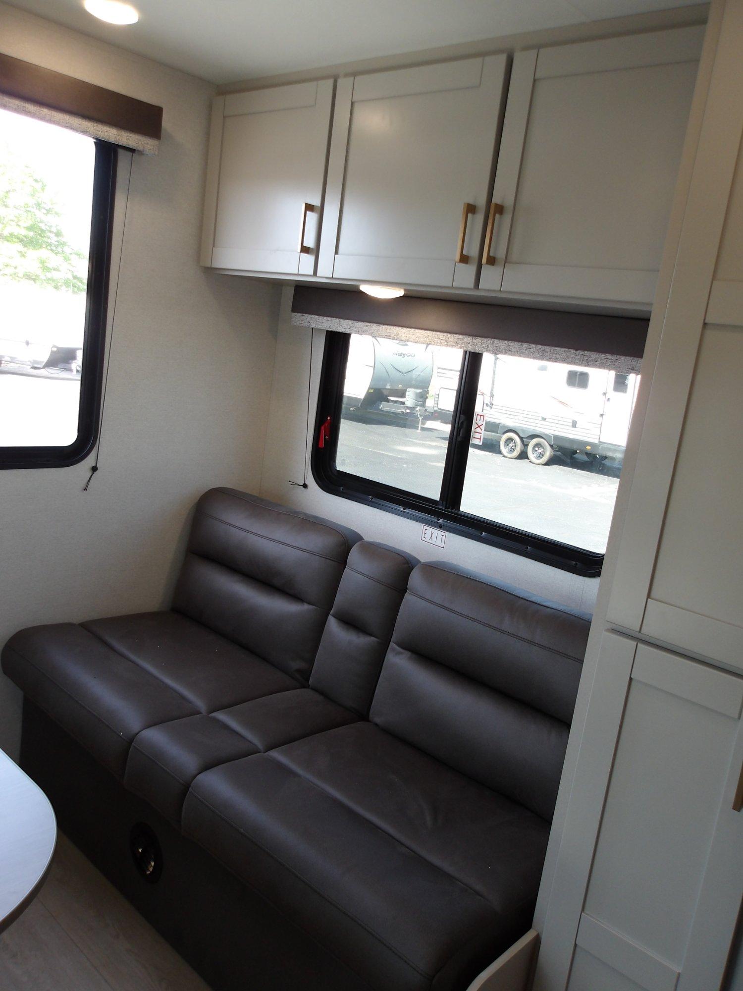 2027 Jayco 2027 Jayco Jay Flight - thumbnail 15