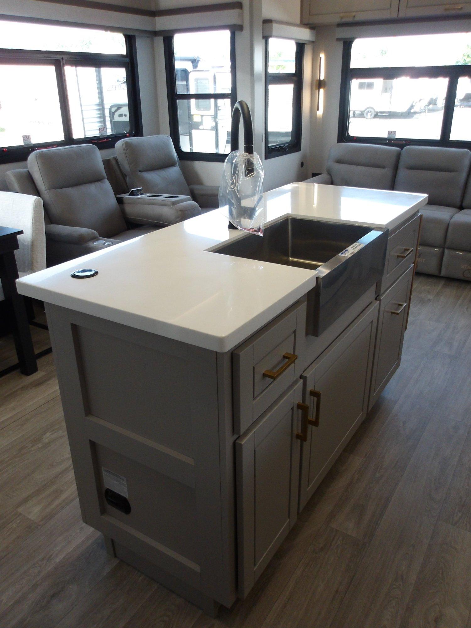 2027 Jayco 2027 Jayco North Point - thumbnail 24
