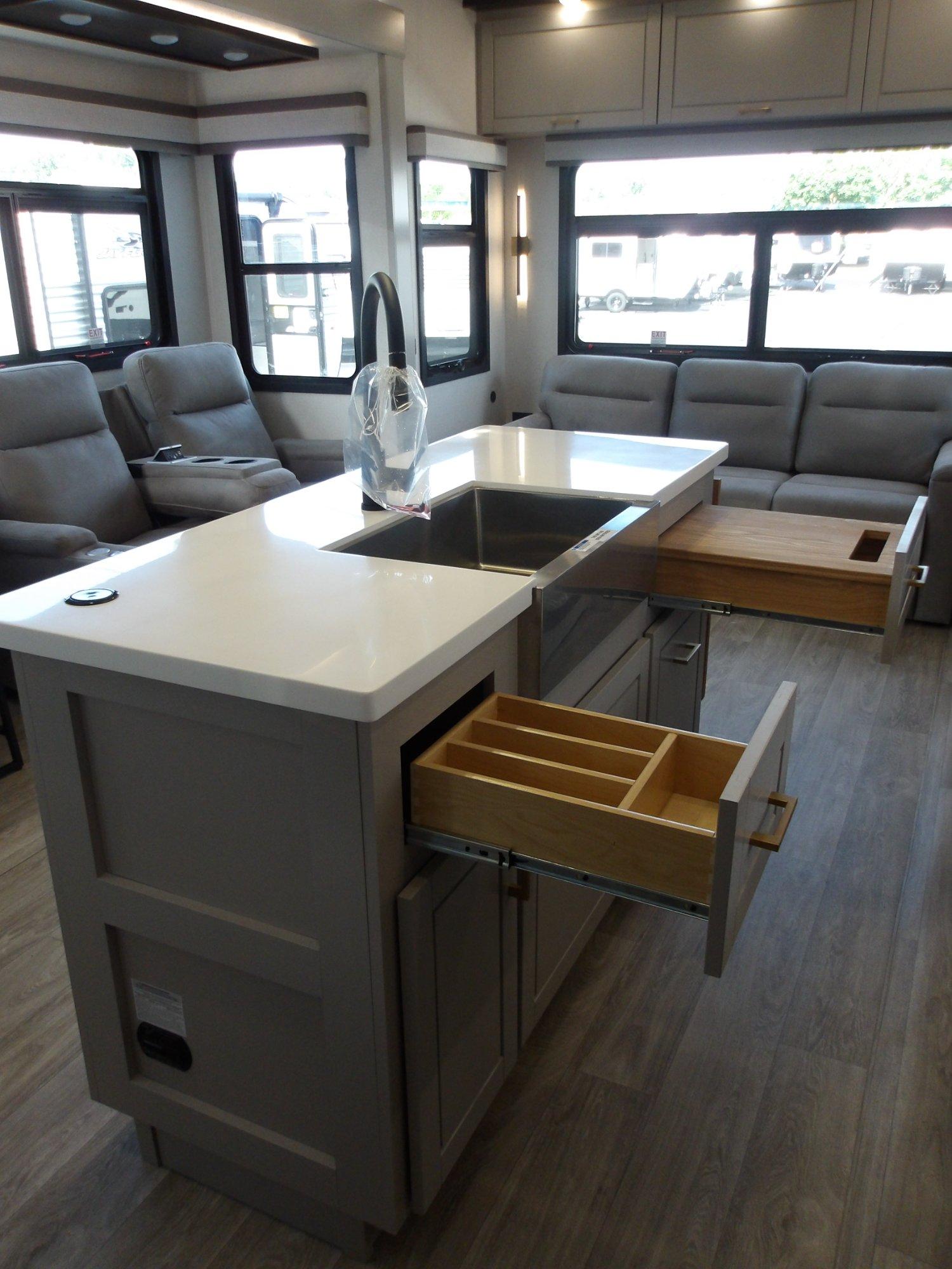 2027 Jayco 2027 Jayco North Point - thumbnail 25