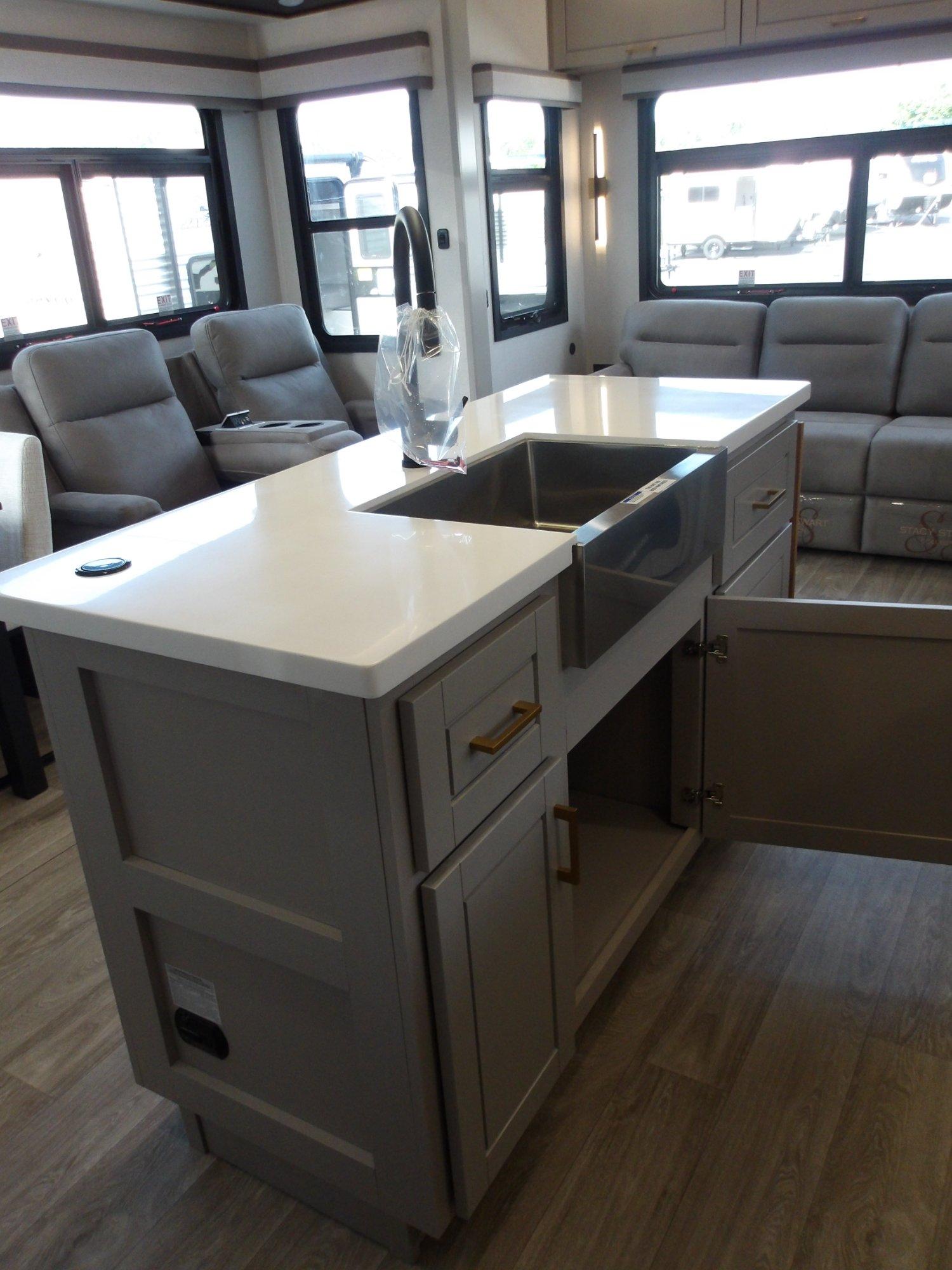2027 Jayco 2027 Jayco North Point - thumbnail 26