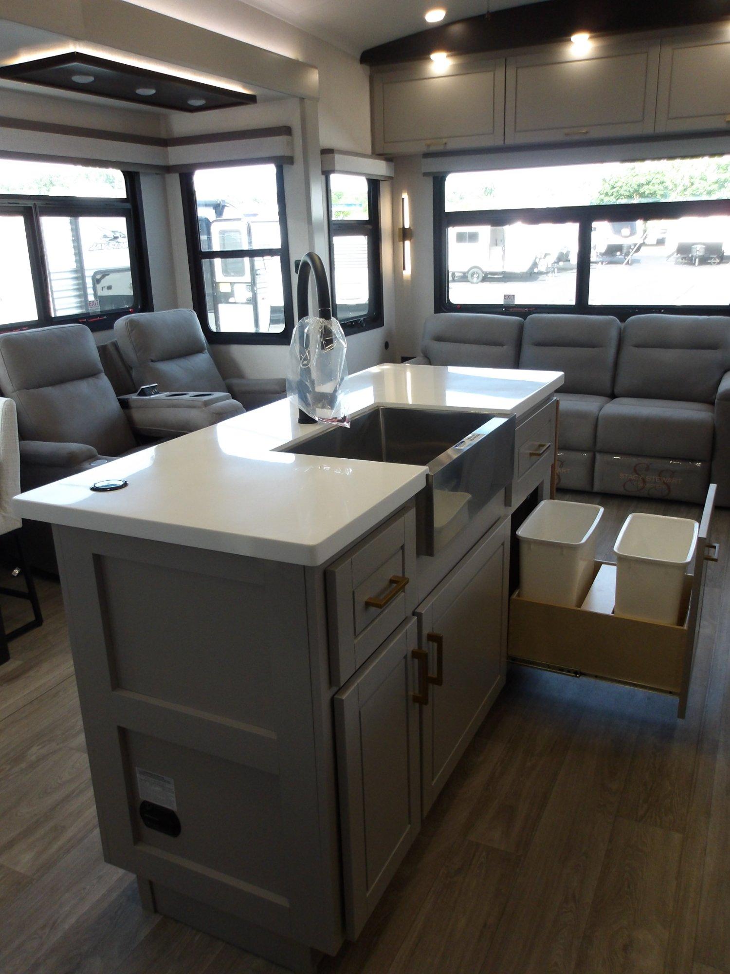 2027 Jayco 2027 Jayco North Point - thumbnail 27
