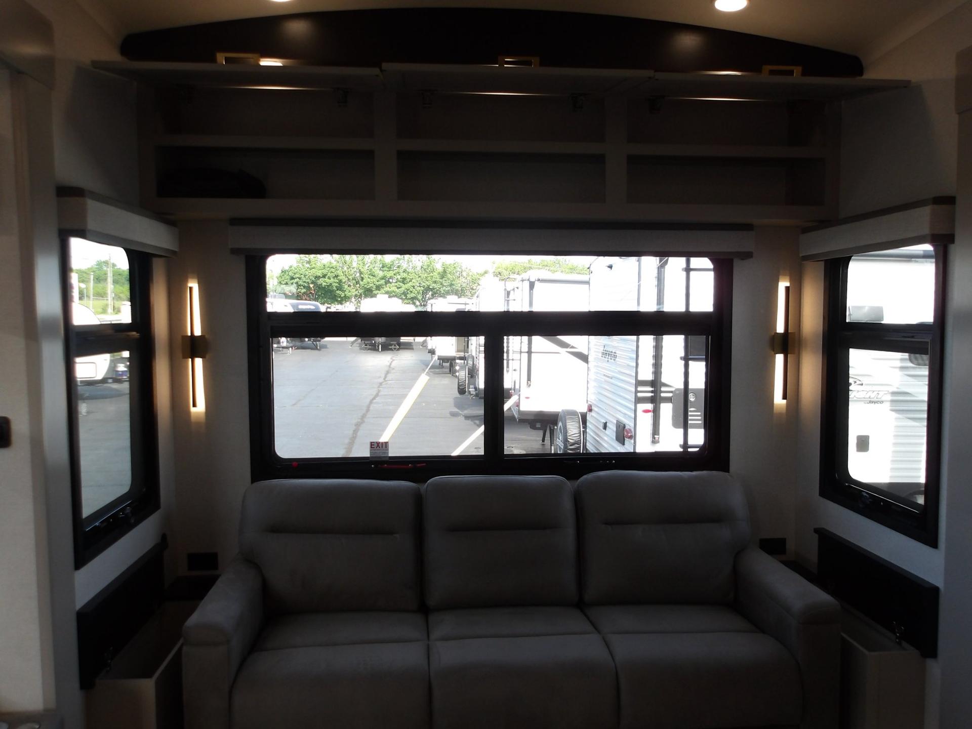 2027 Jayco 2027 Jayco North Point - thumbnail 36