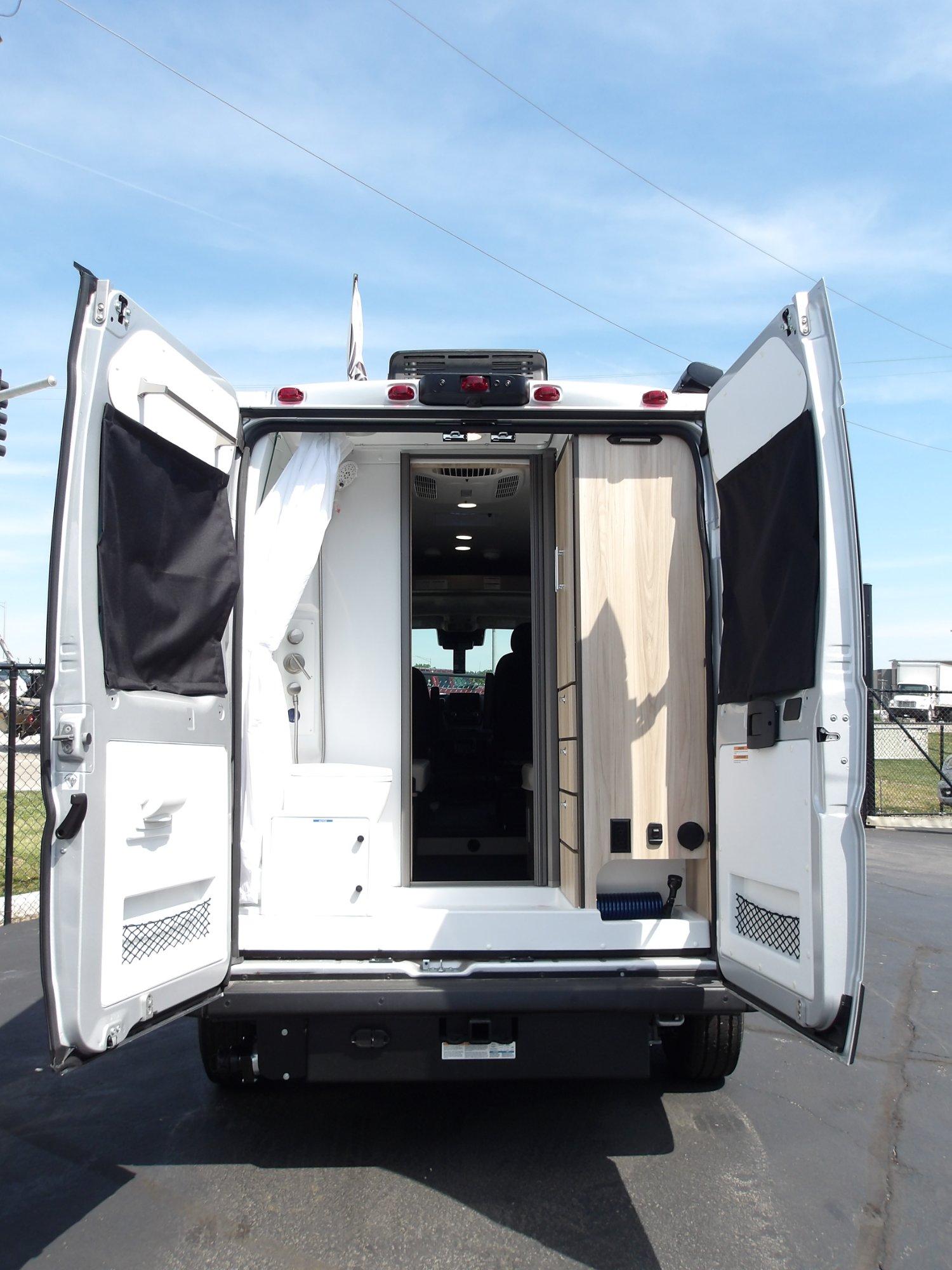 2027 Jayco 2027 Jayco Comet - thumbnail 5