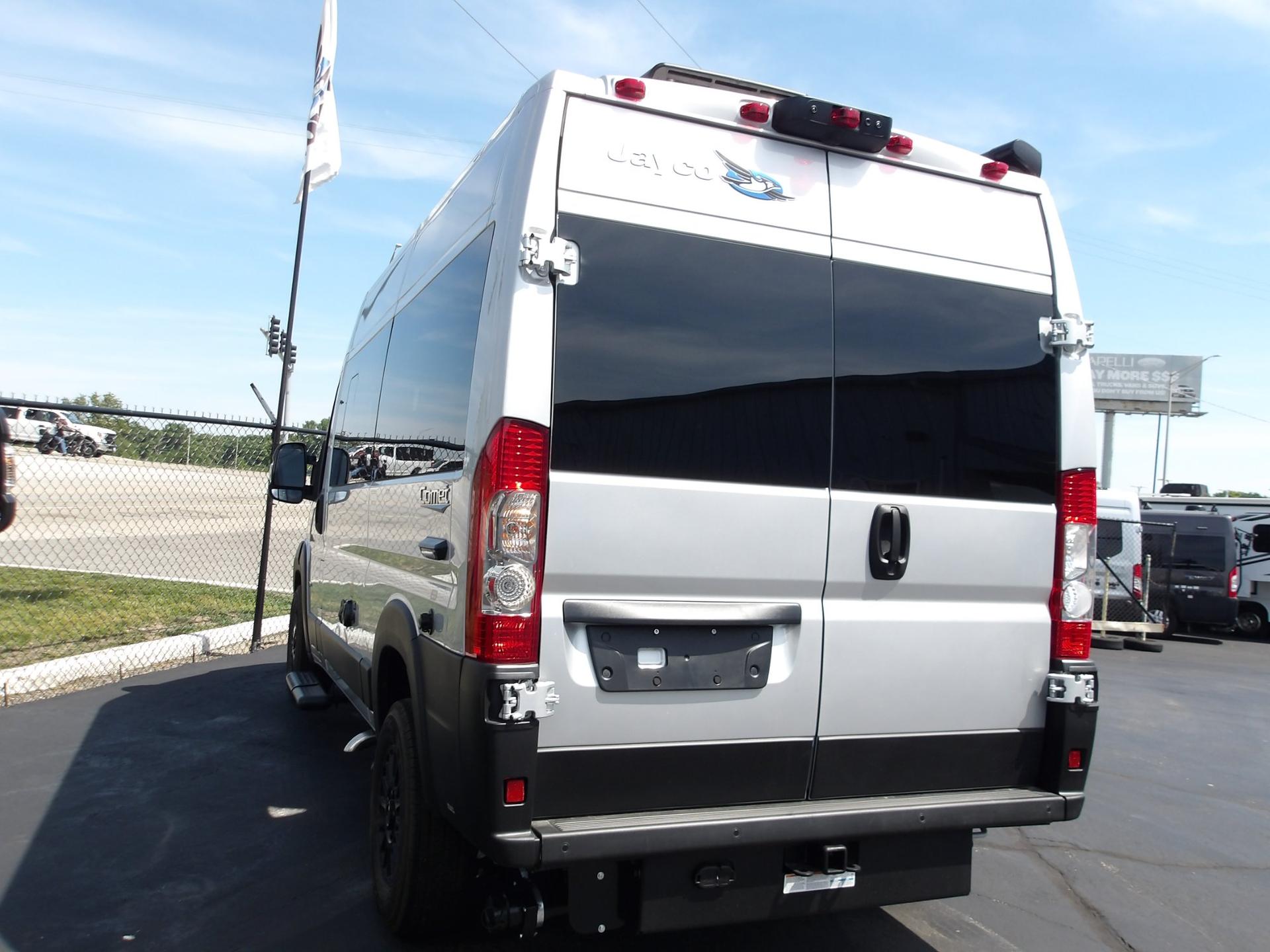 2027 Jayco 2027 Jayco Comet - thumbnail 6
