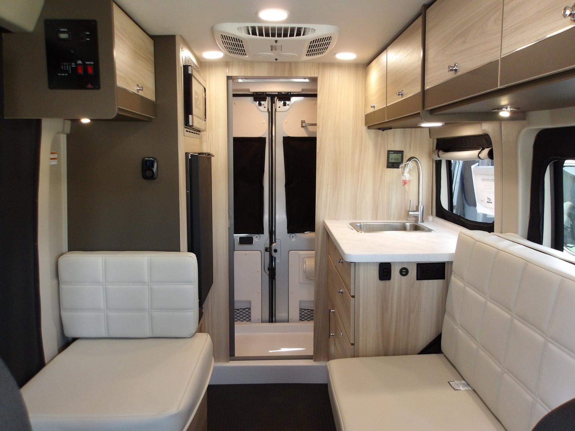 2027 Jayco 2027 Jayco Comet - thumbnail 7