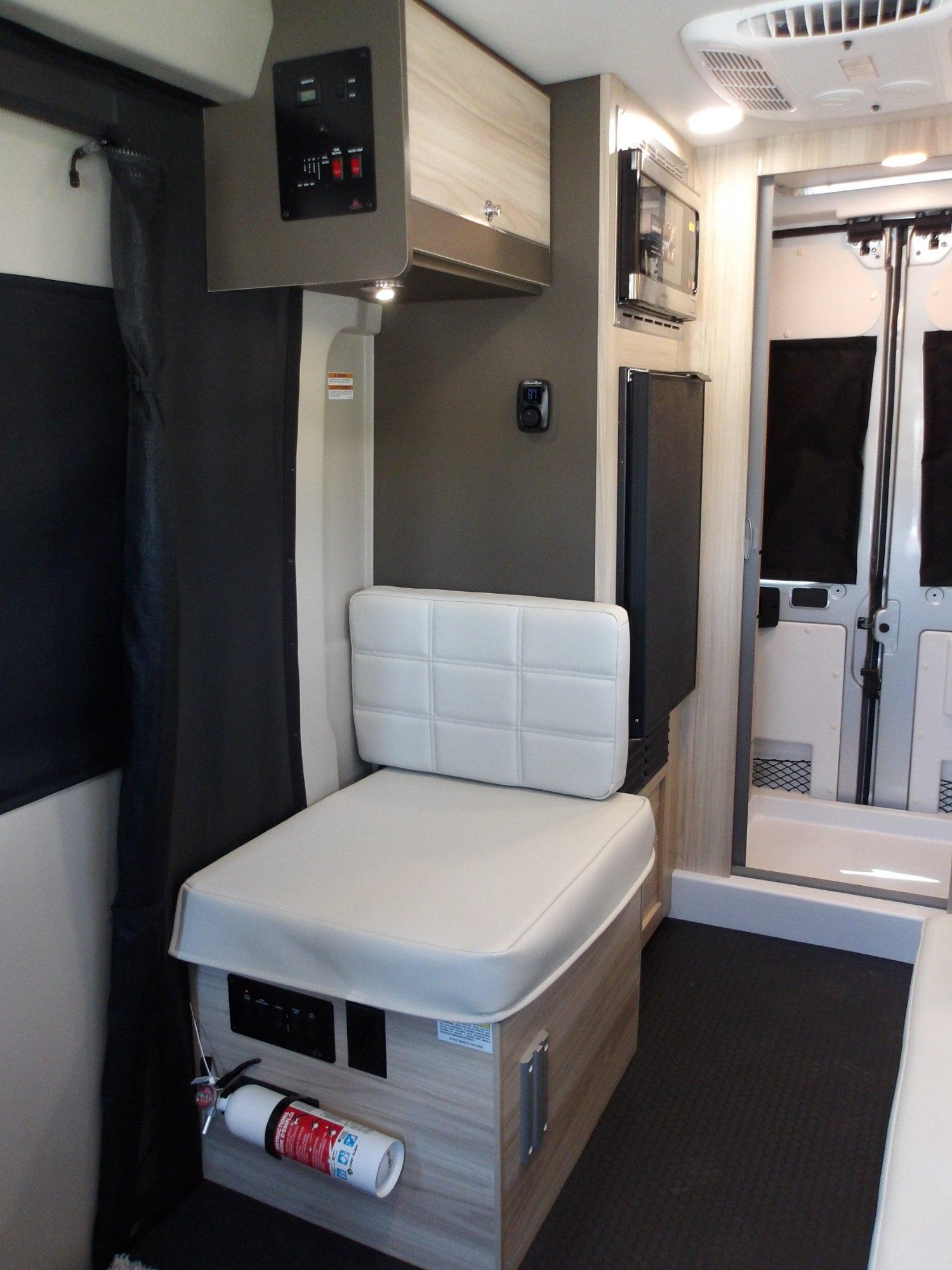 2027 Jayco 2027 Jayco Comet - thumbnail 8