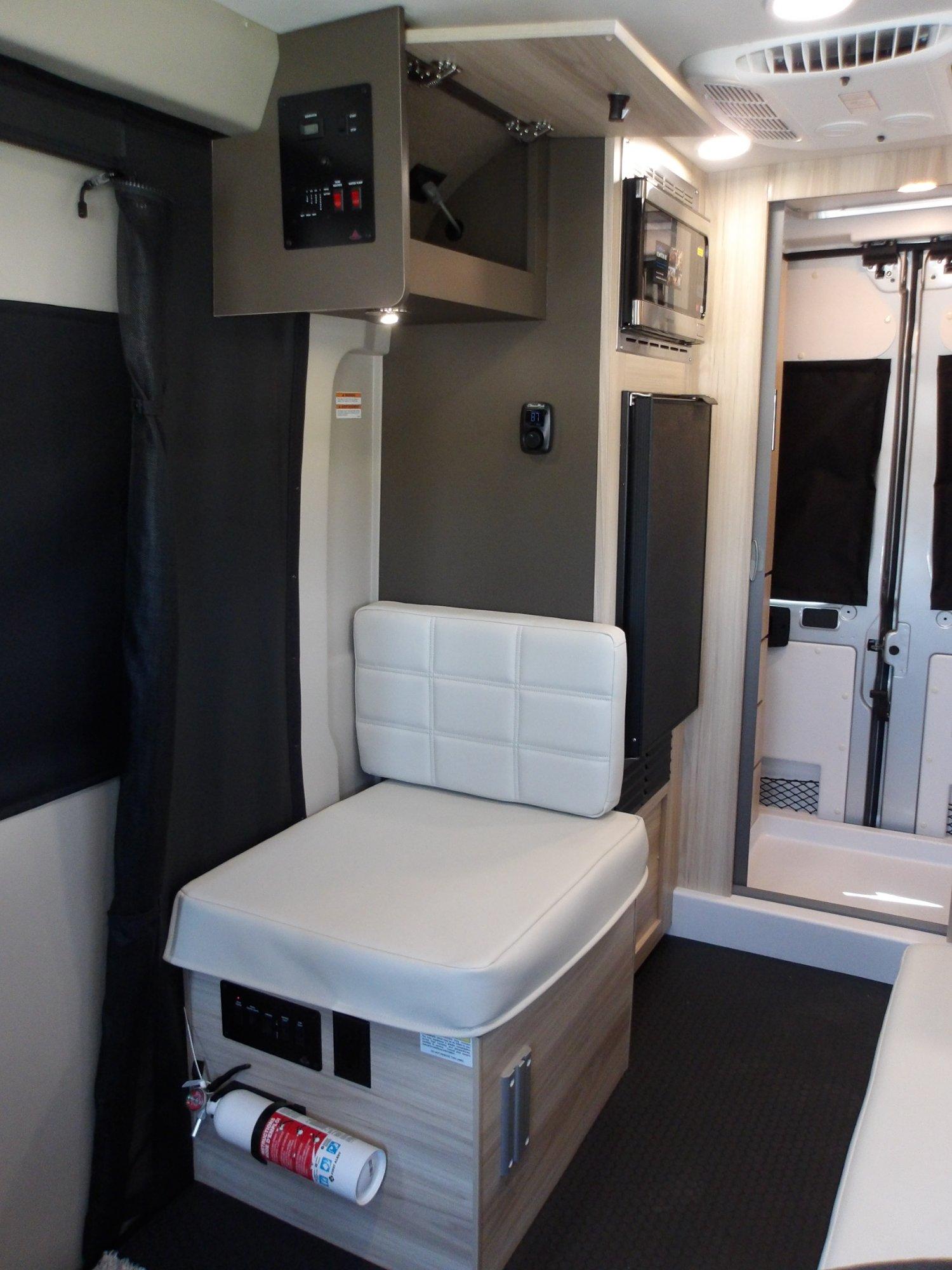 2027 Jayco 2027 Jayco Comet - thumbnail 9