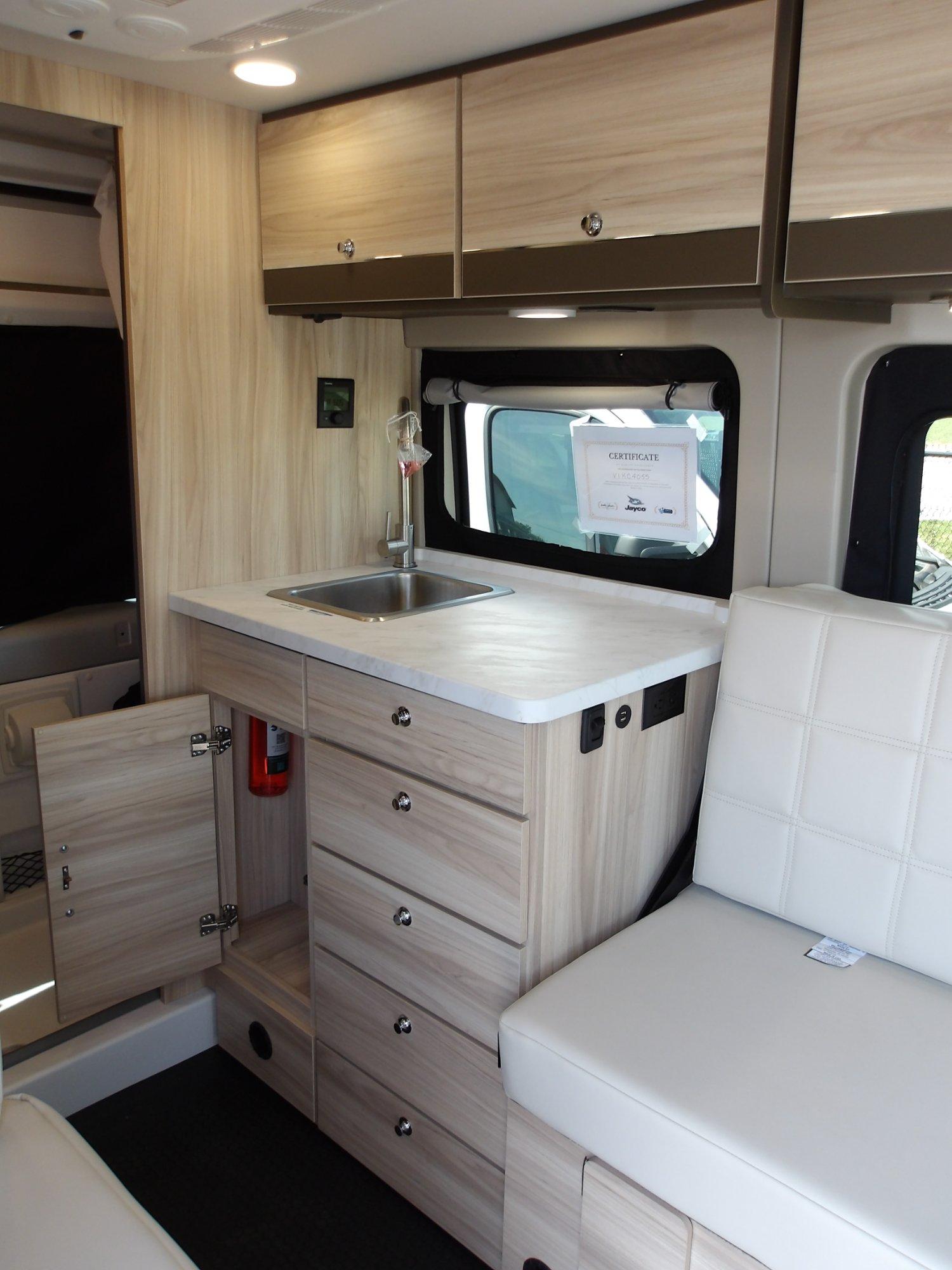 2027 Jayco 2027 Jayco Comet - thumbnail 16