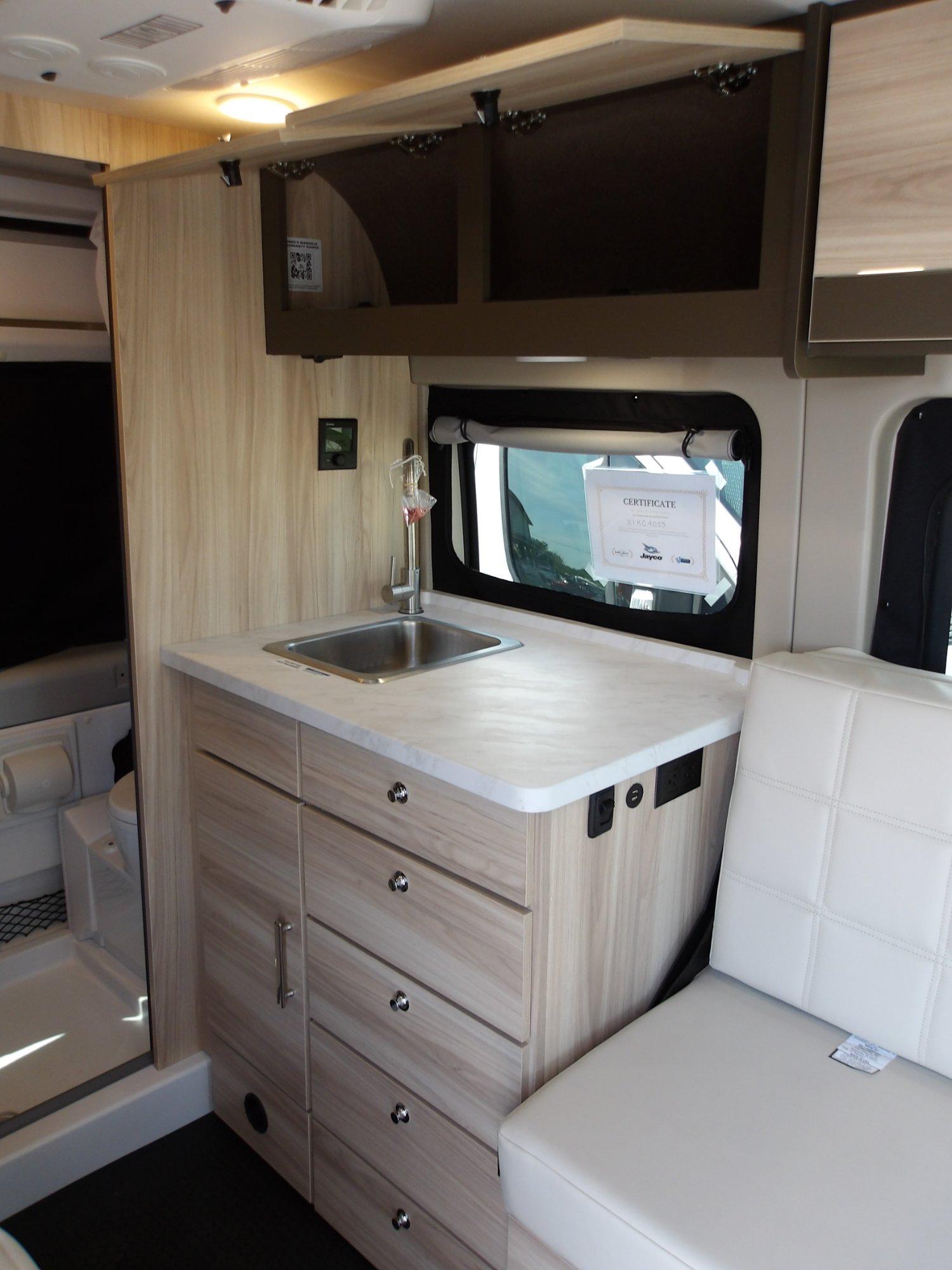 2027 Jayco 2027 Jayco Comet - thumbnail 17