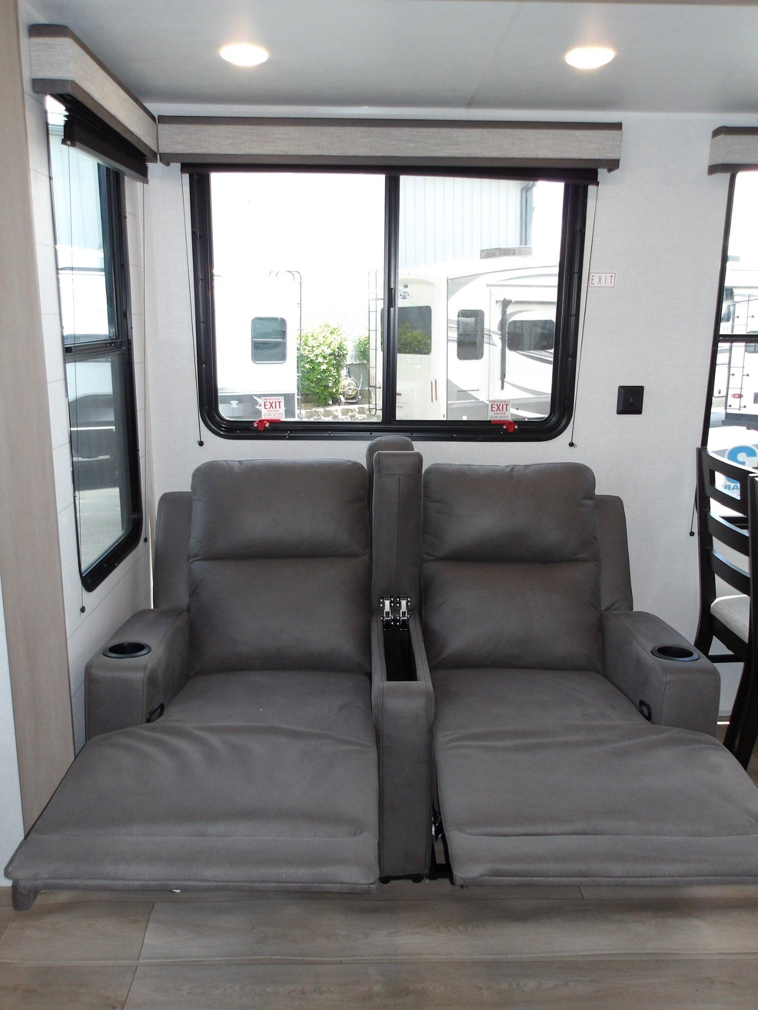 2027 Jayco 2027 Jayco Jay Flight Bungalow - thumbnail 22