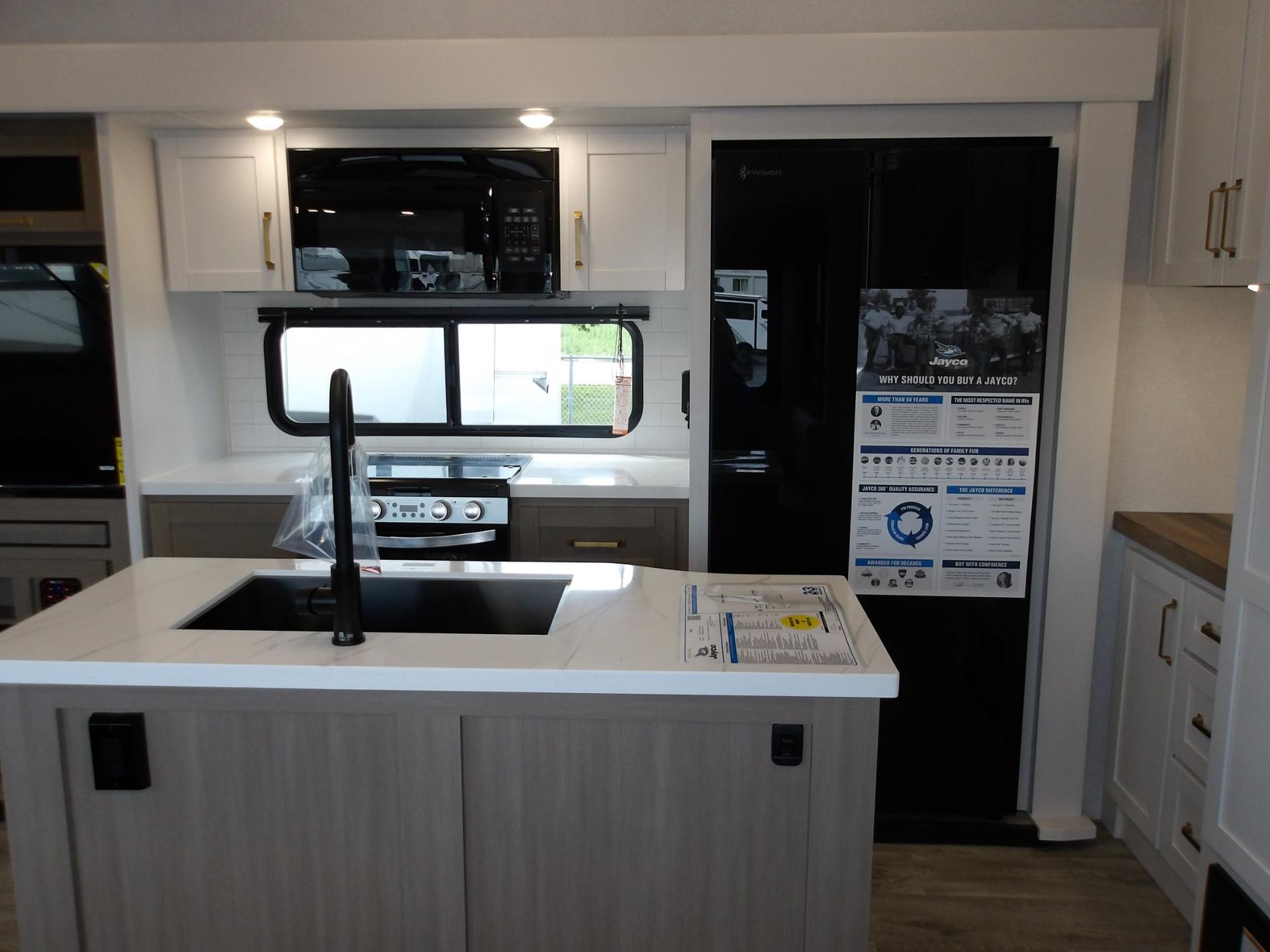 2027 Jayco 2027 Jayco Eagle - thumbnail 3