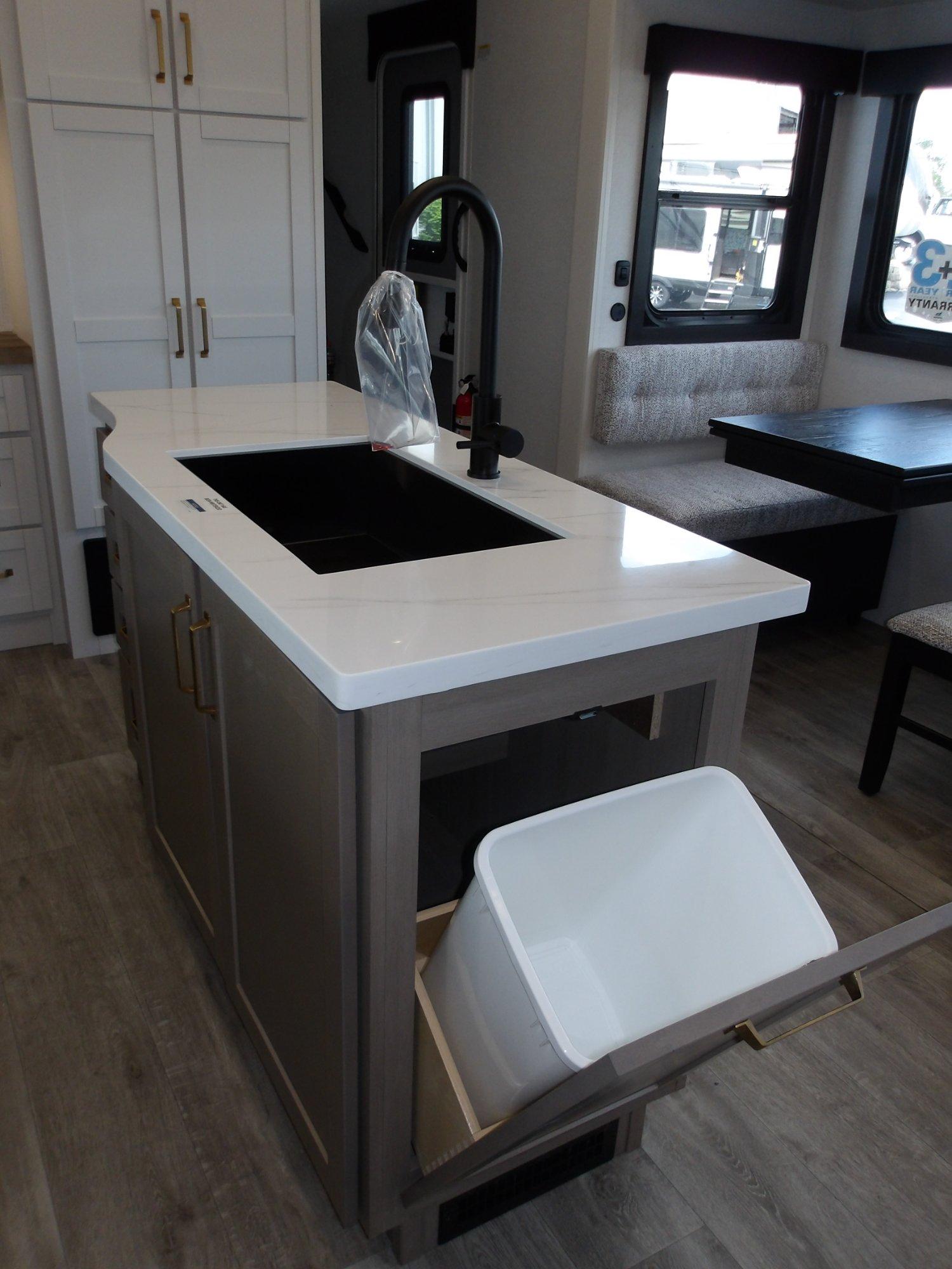 2027 Jayco 2027 Jayco Eagle - thumbnail 14
