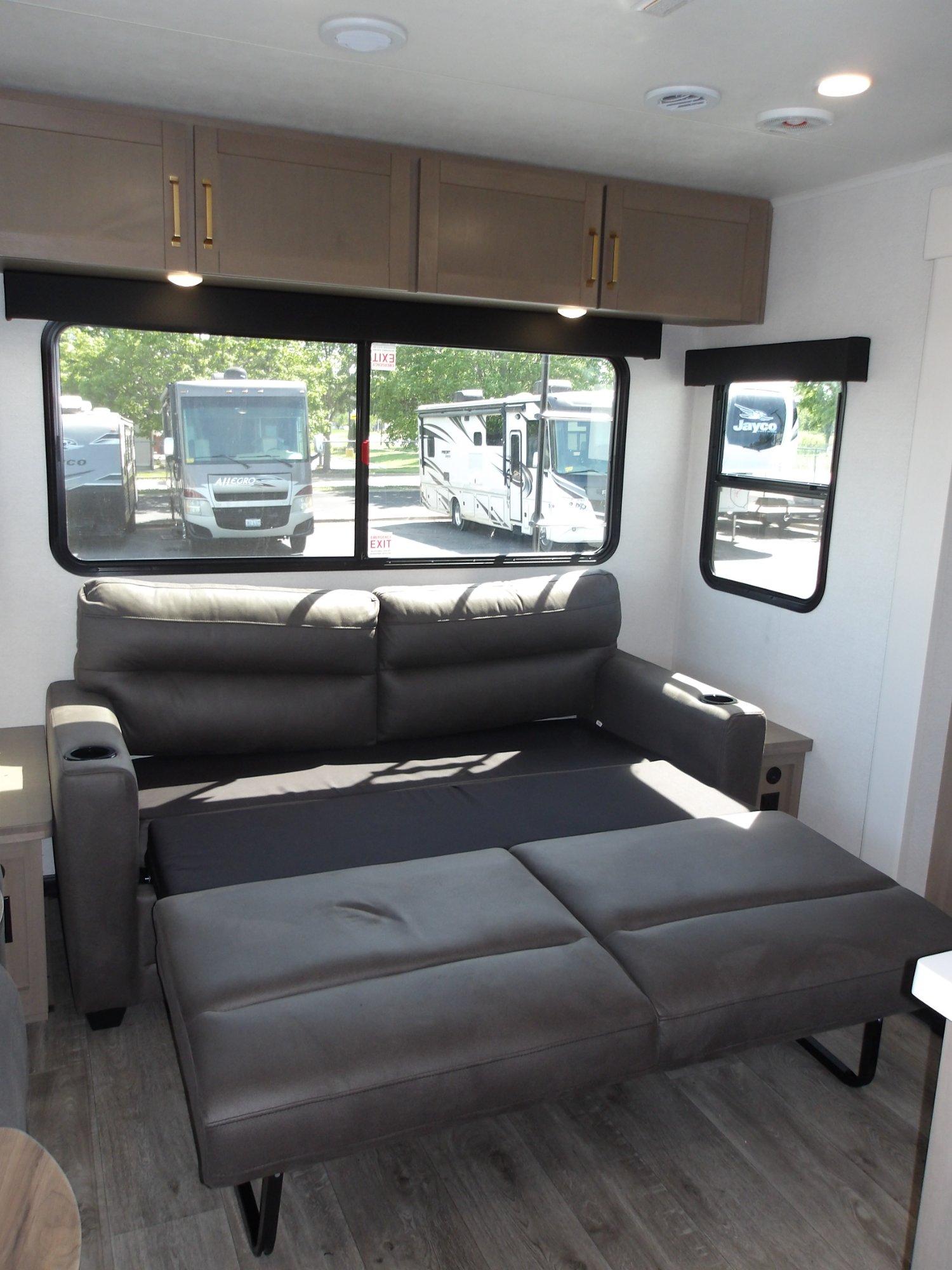 2027 Jayco 2027 Jayco Eagle - thumbnail 32