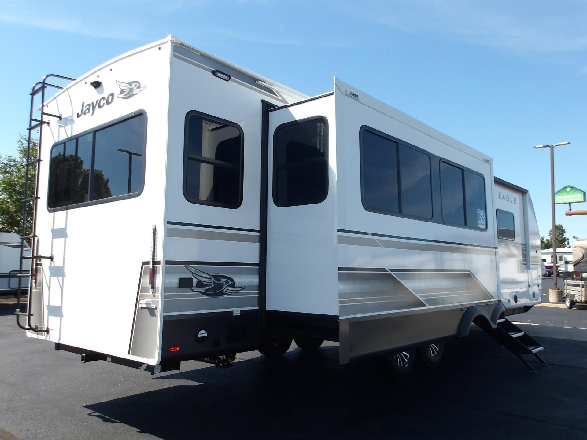 2027 Jayco 2027 Jayco Eagle - thumbnail 4