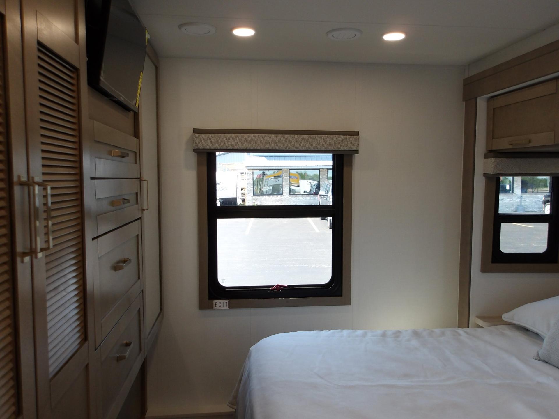 2027 Jayco 2027 Jayco Greyhawk - thumbnail 37