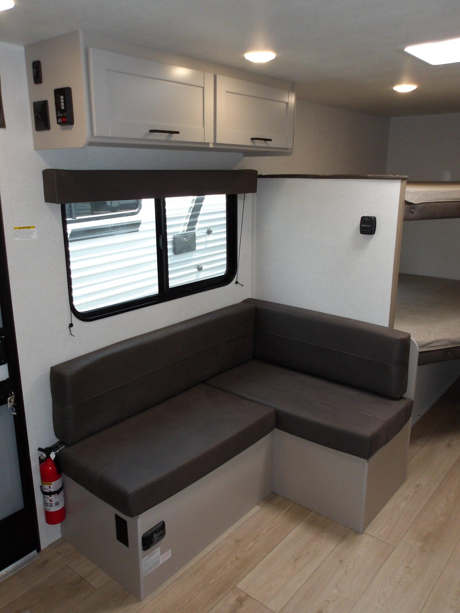 2027 Jayco 2027 Jayco Jay Flight - thumbnail 8