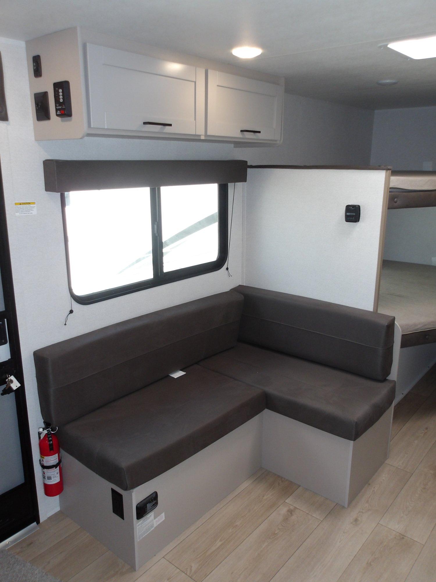2027 Jayco 2027 Jayco Jay Flight - thumbnail 9