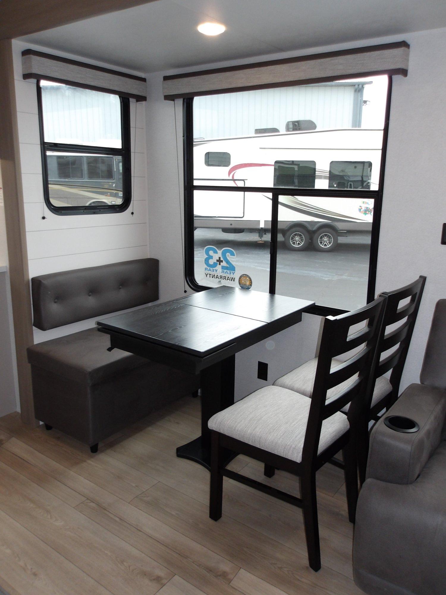 2027 Jayco 2027 Jayco Jay Flight Bungalow - thumbnail 16