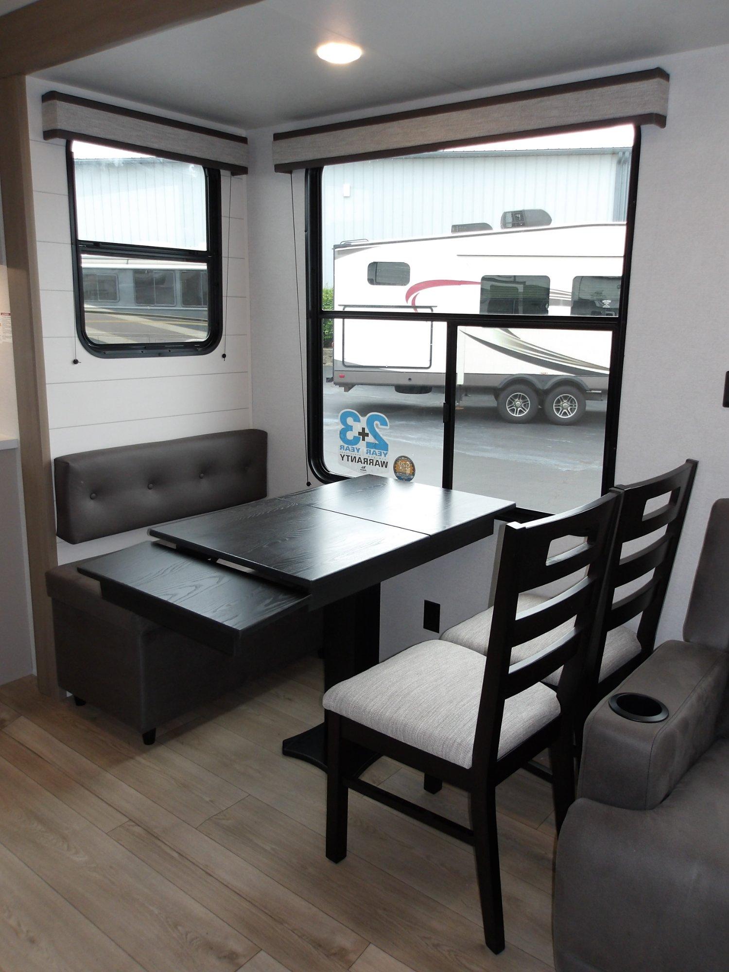 2027 Jayco 2027 Jayco Jay Flight Bungalow - thumbnail 17
