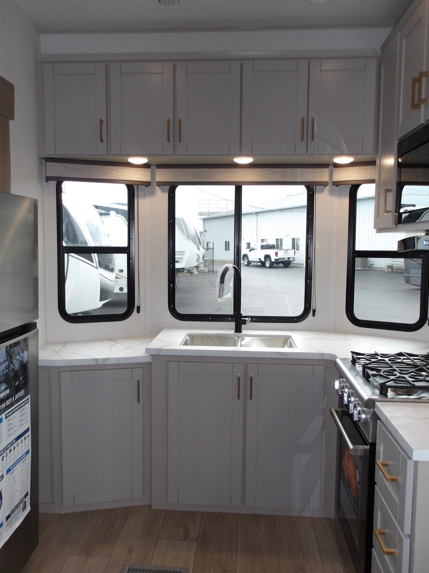 2027 Jayco 2027 Jayco Jay Flight Bungalow - thumbnail 24