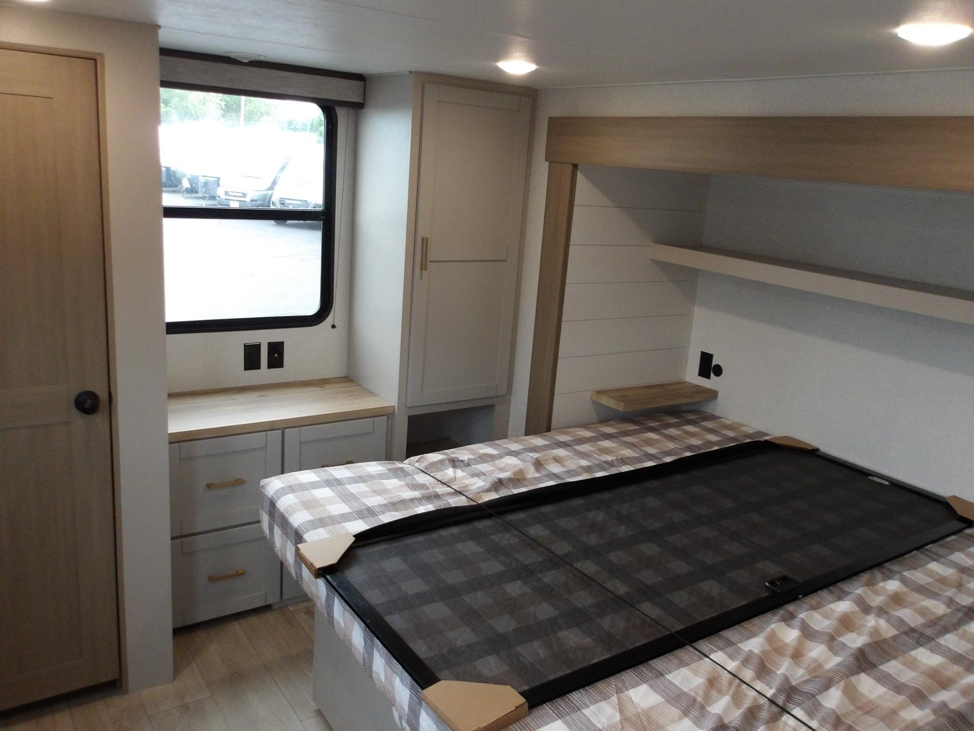 2027 Jayco 2027 Jayco Jay Flight Bungalow - thumbnail 46