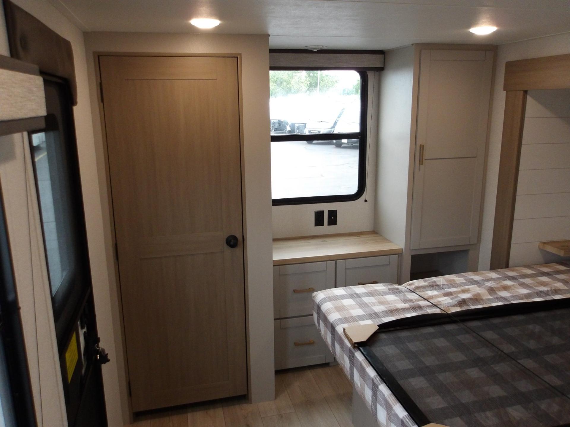 2027 Jayco 2027 Jayco Jay Flight Bungalow - thumbnail 49
