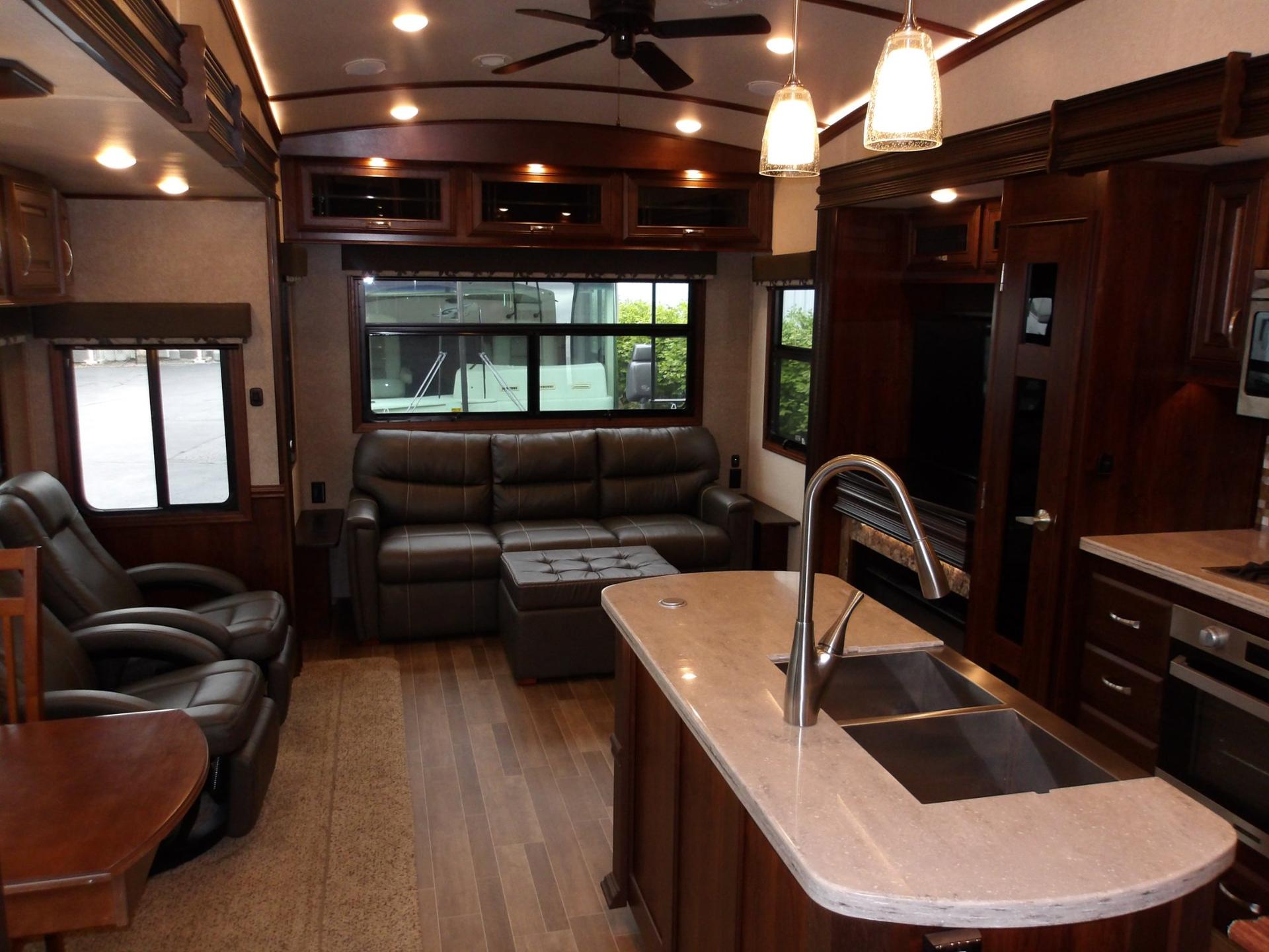 2018 Jayco 2018 Jayco Pinnacle - thumbnail 15