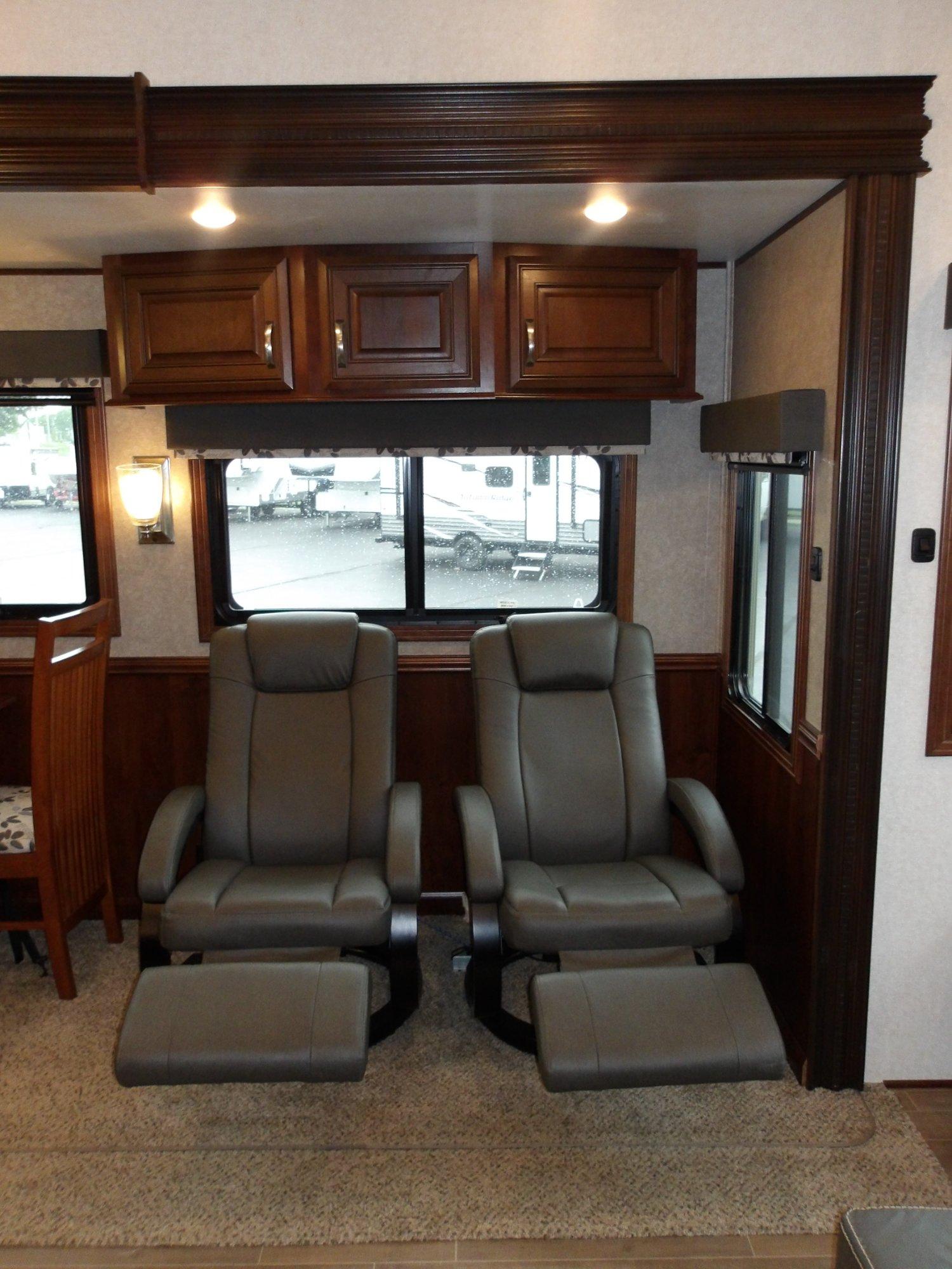 2018 Jayco 2018 Jayco Pinnacle - thumbnail 29