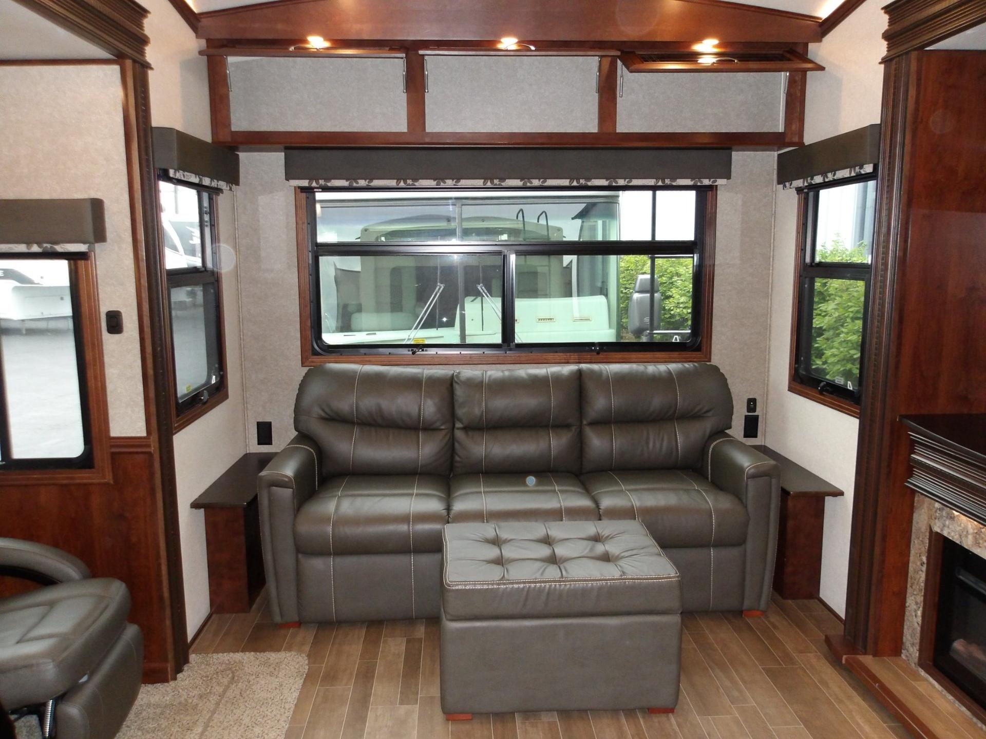 2018 Jayco 2018 Jayco Pinnacle - thumbnail 31