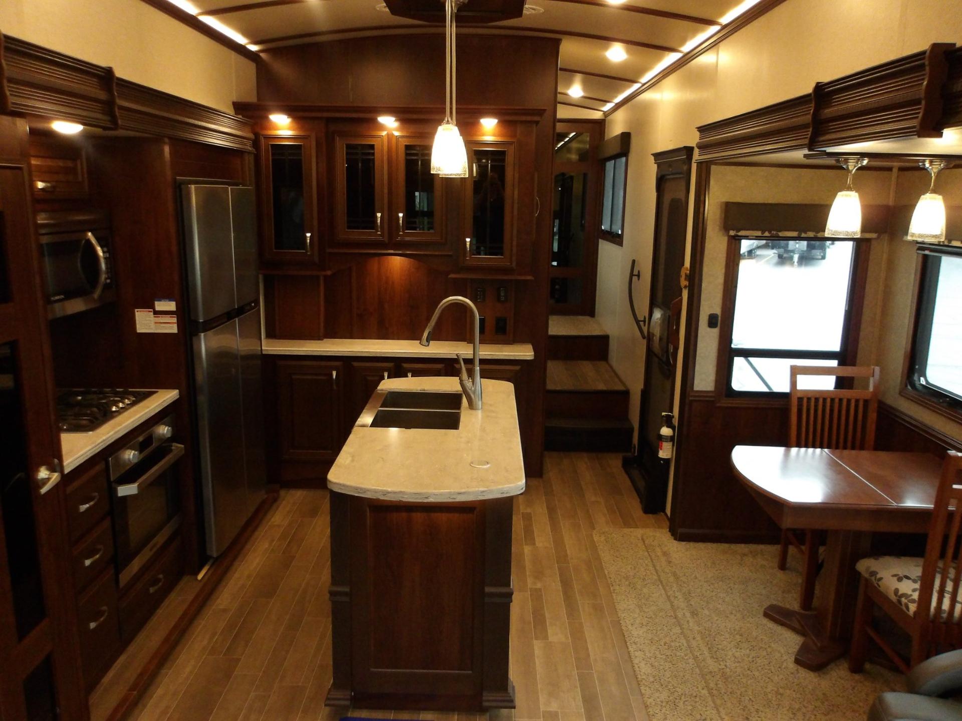 2018 Jayco 2018 Jayco Pinnacle - thumbnail 38