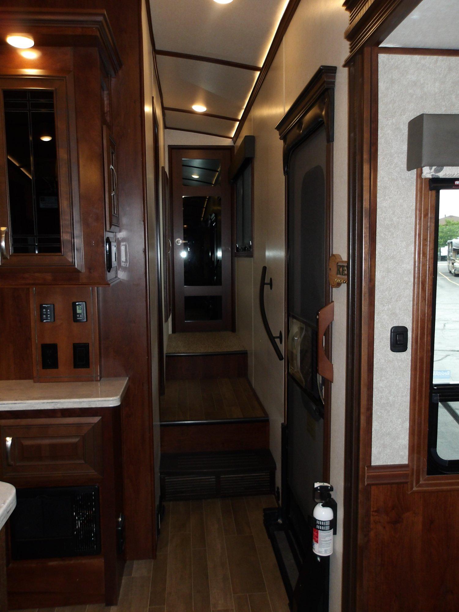 2018 Jayco 2018 Jayco Pinnacle - thumbnail 42