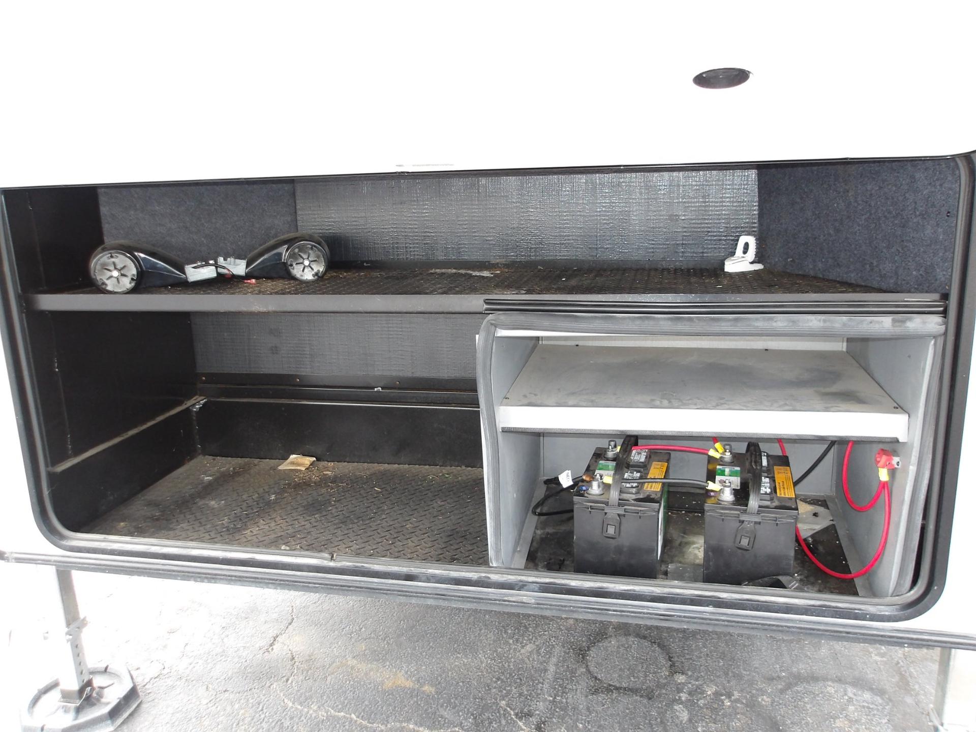 2018 Jayco 2018 Jayco Pinnacle - thumbnail 3