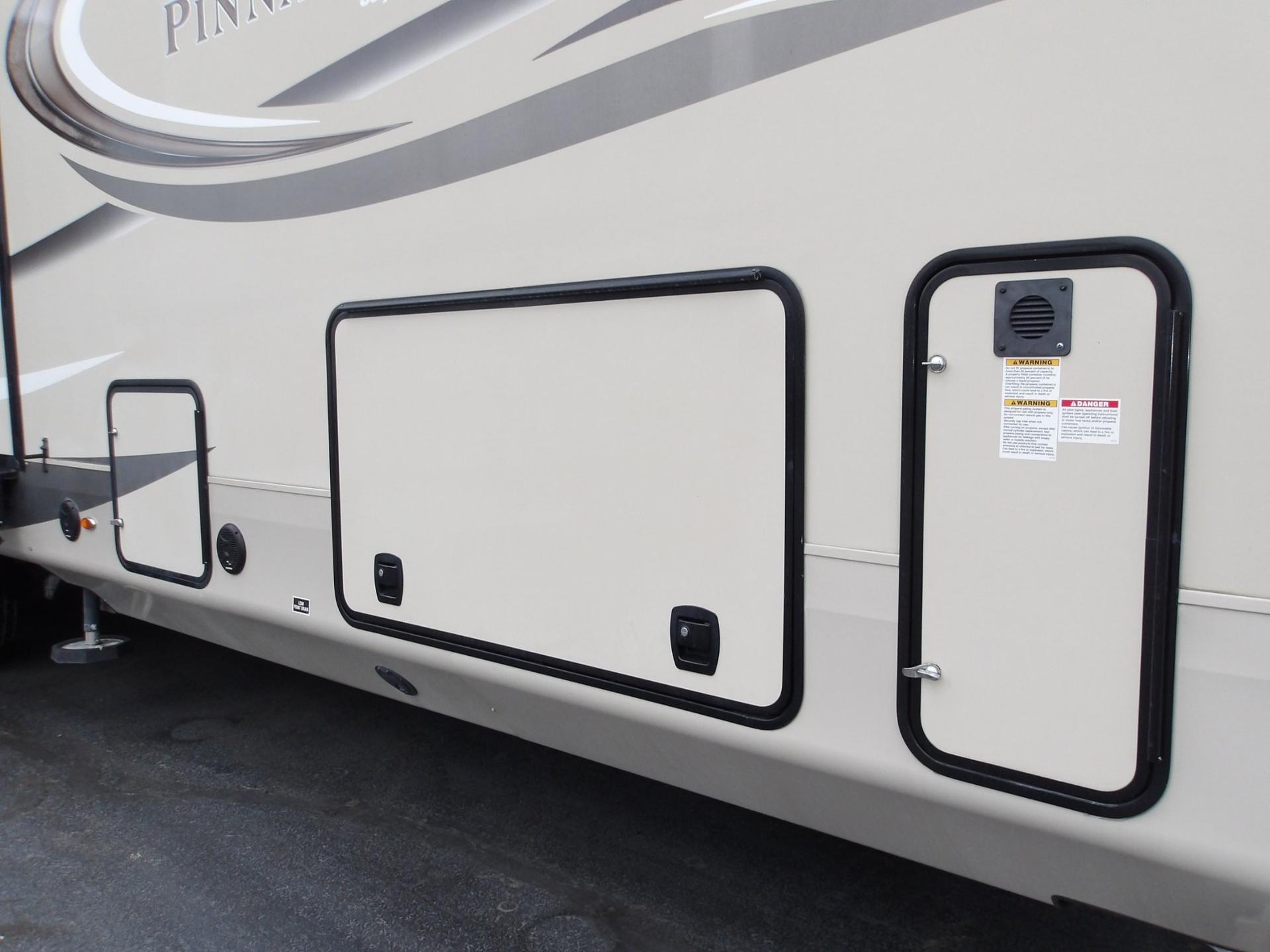 2018 Jayco 2018 Jayco Pinnacle - thumbnail 4