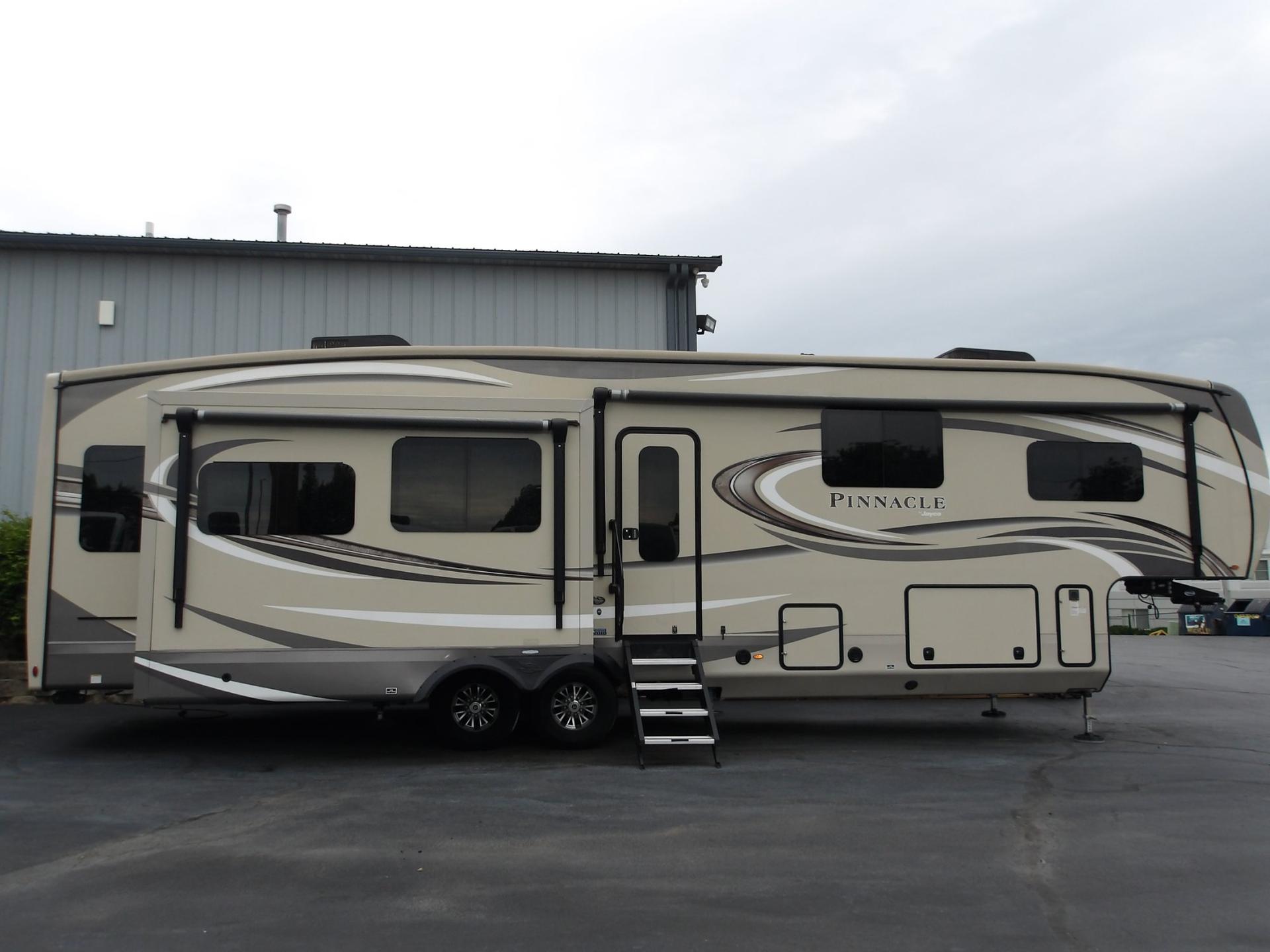 2018 Jayco 2018 Jayco Pinnacle - thumbnail 8