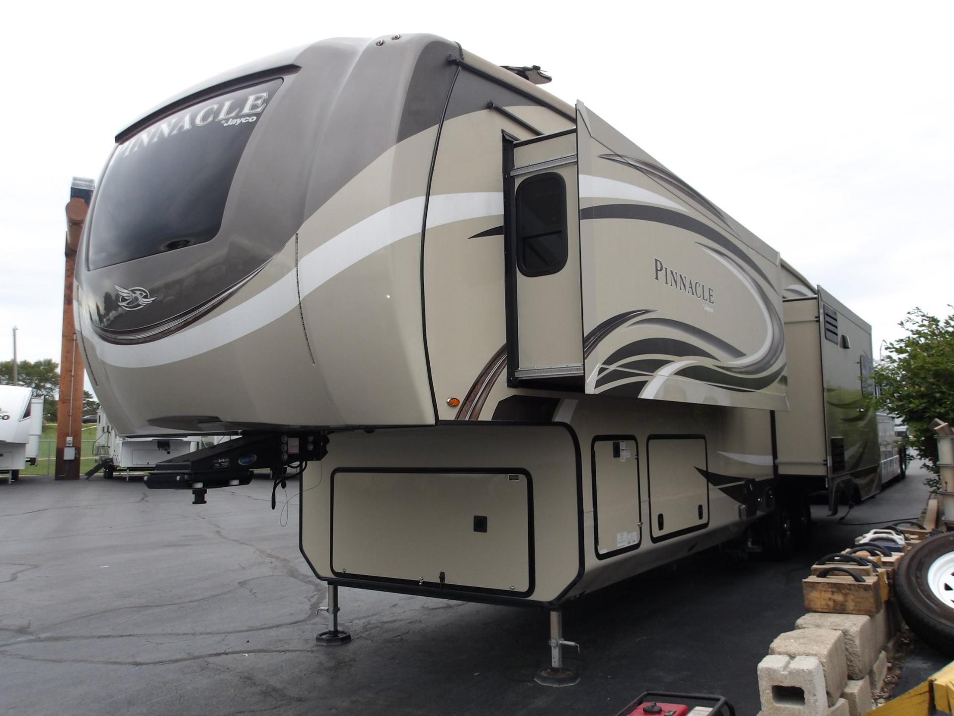 2018 Jayco 2018 Jayco Pinnacle - thumbnail 11