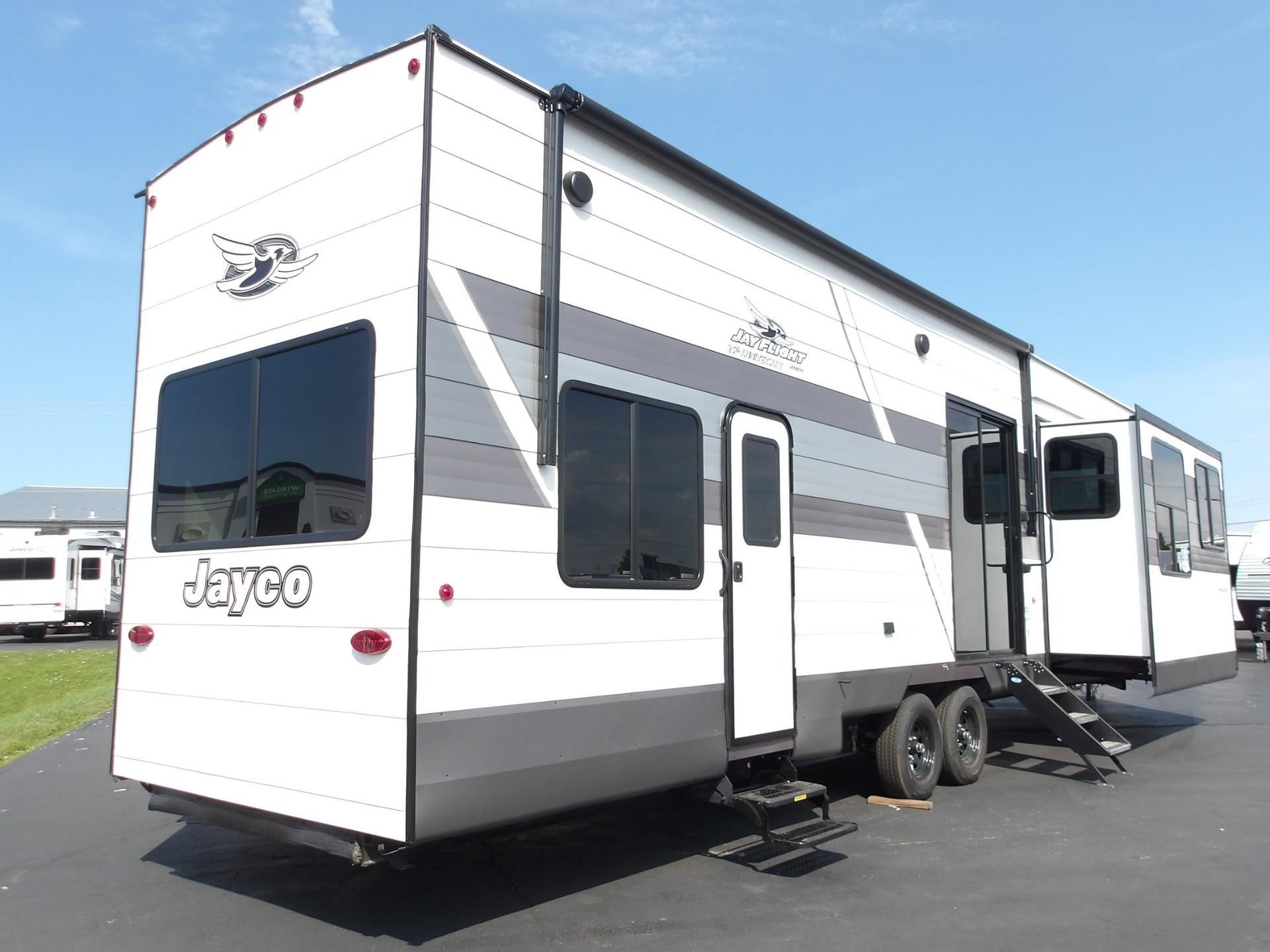 2027 Jayco 2027 Jayco Jay Flight Bungalow - thumbnail 4