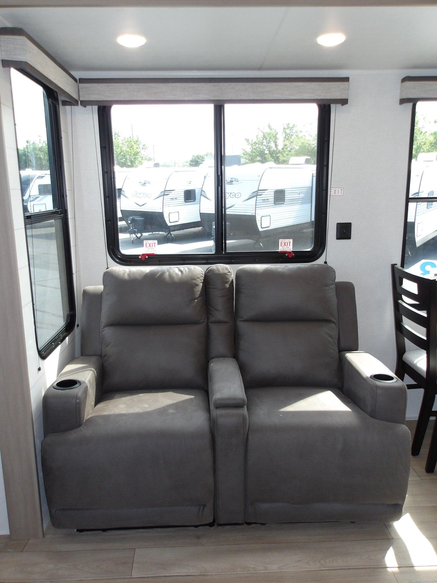 2027 Jayco 2027 Jayco Jay Flight Bungalow - thumbnail 21